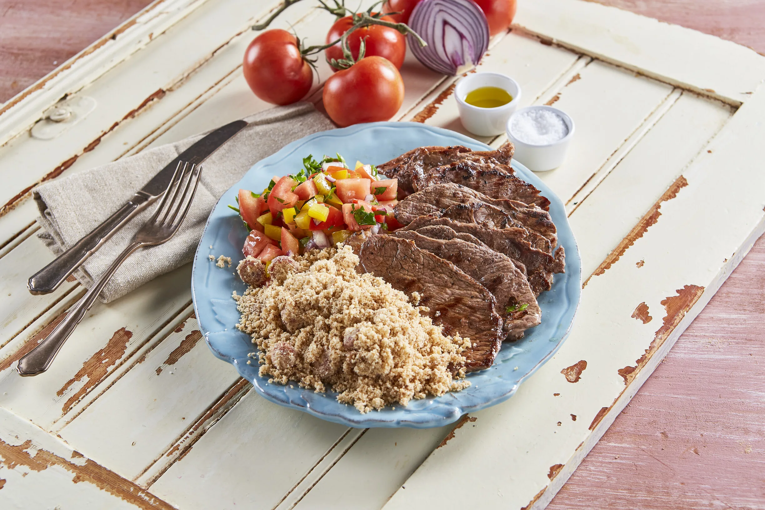 Picanha com farofa e salada