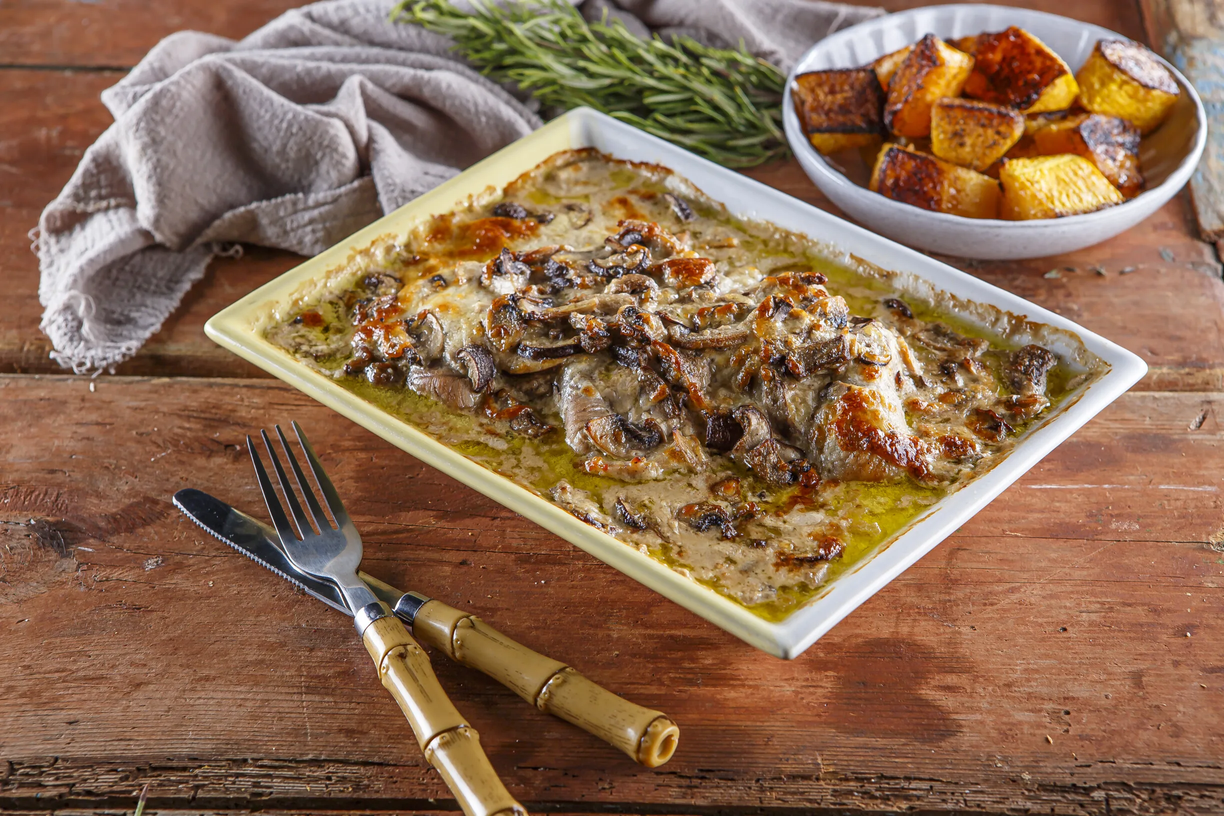 Bifes de porco com cogumelos