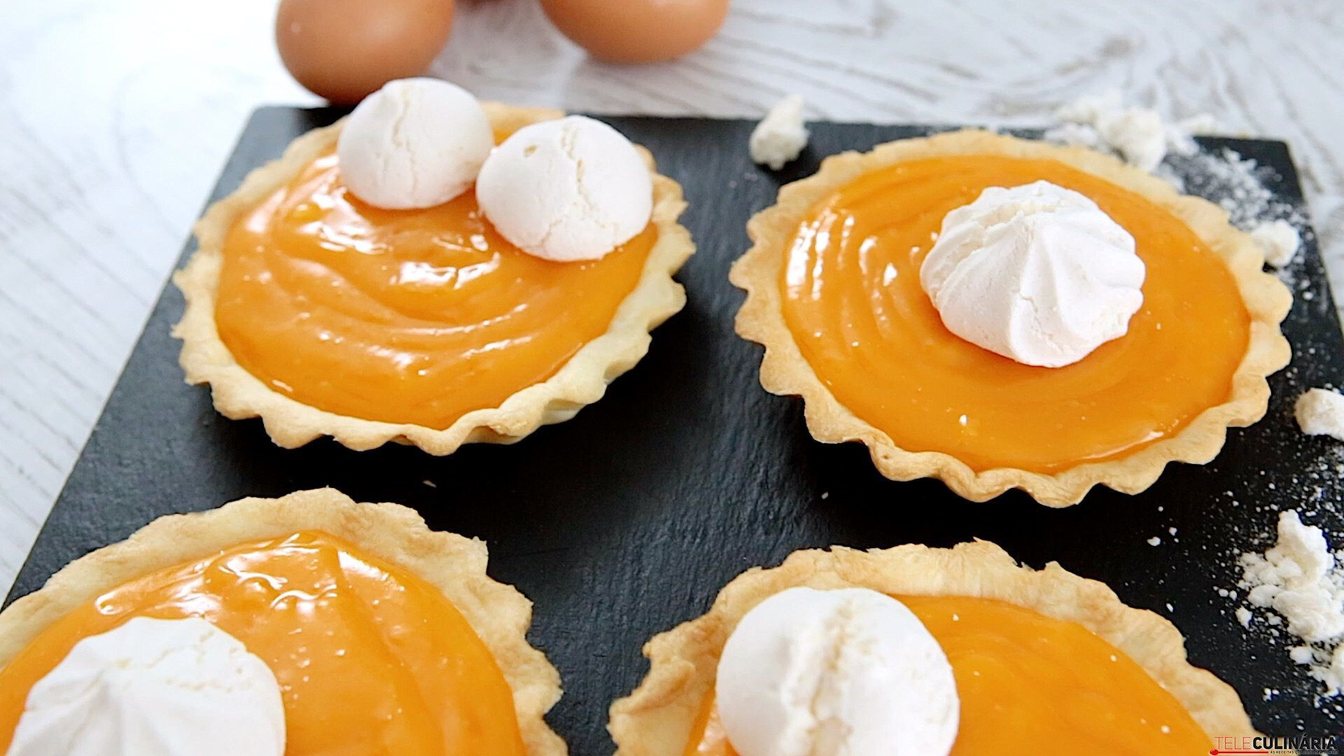 Tarteletes de toranja e suspiros