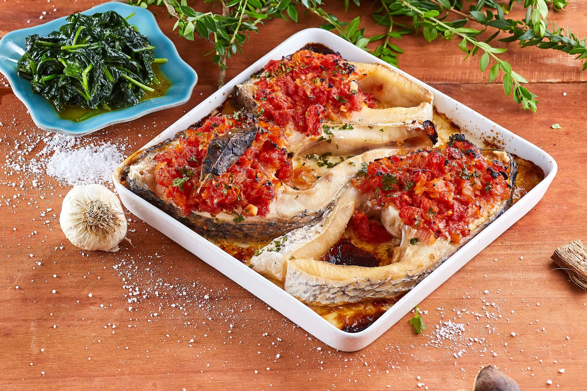 Perca assada com tomatada