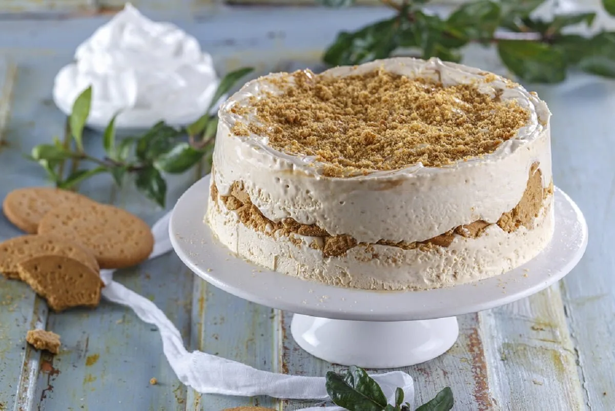 Gelado de leite condensado e bolacha