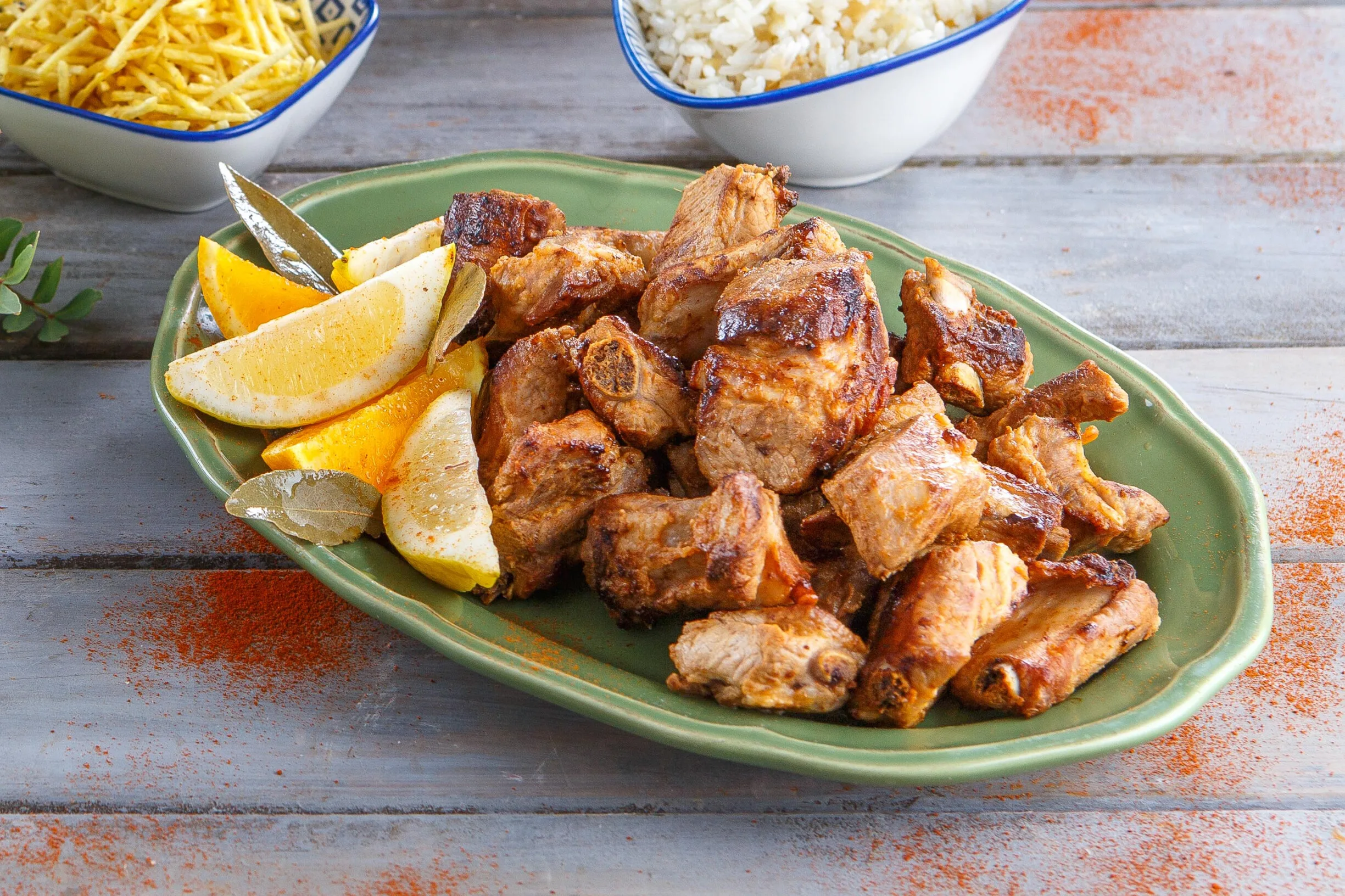 Entrecosto frito com arroz de cebola