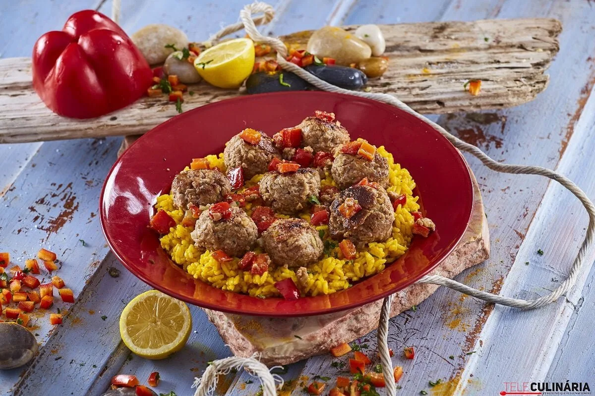 Almôndegas à javanesa