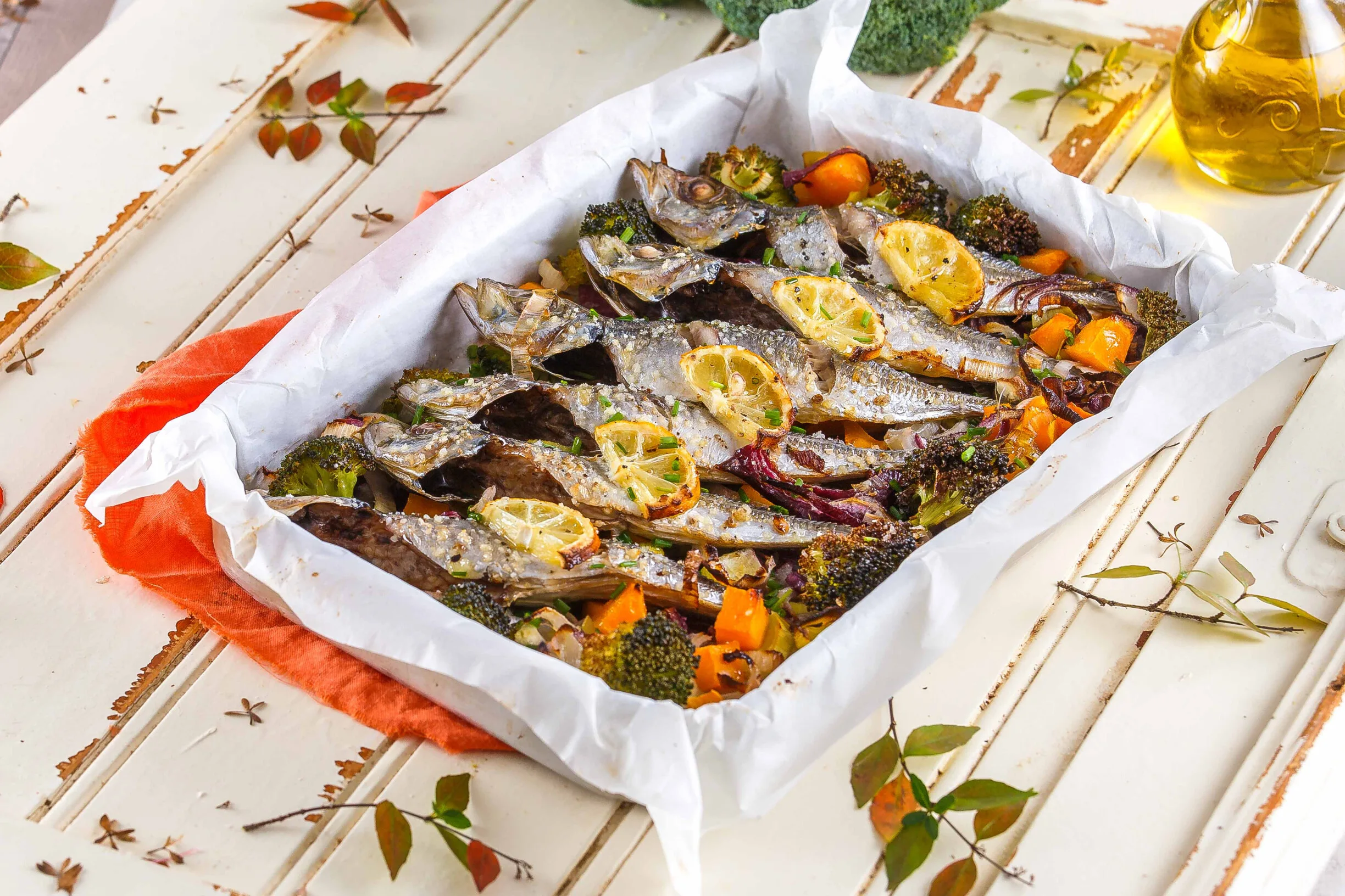 Peixe assado em papel