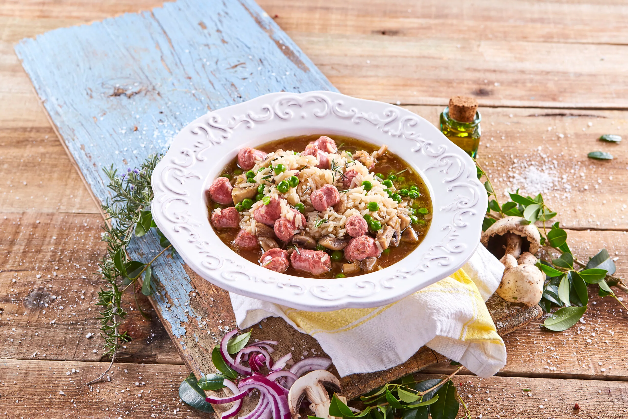 Arroz pilaf de salsicha e cerveja