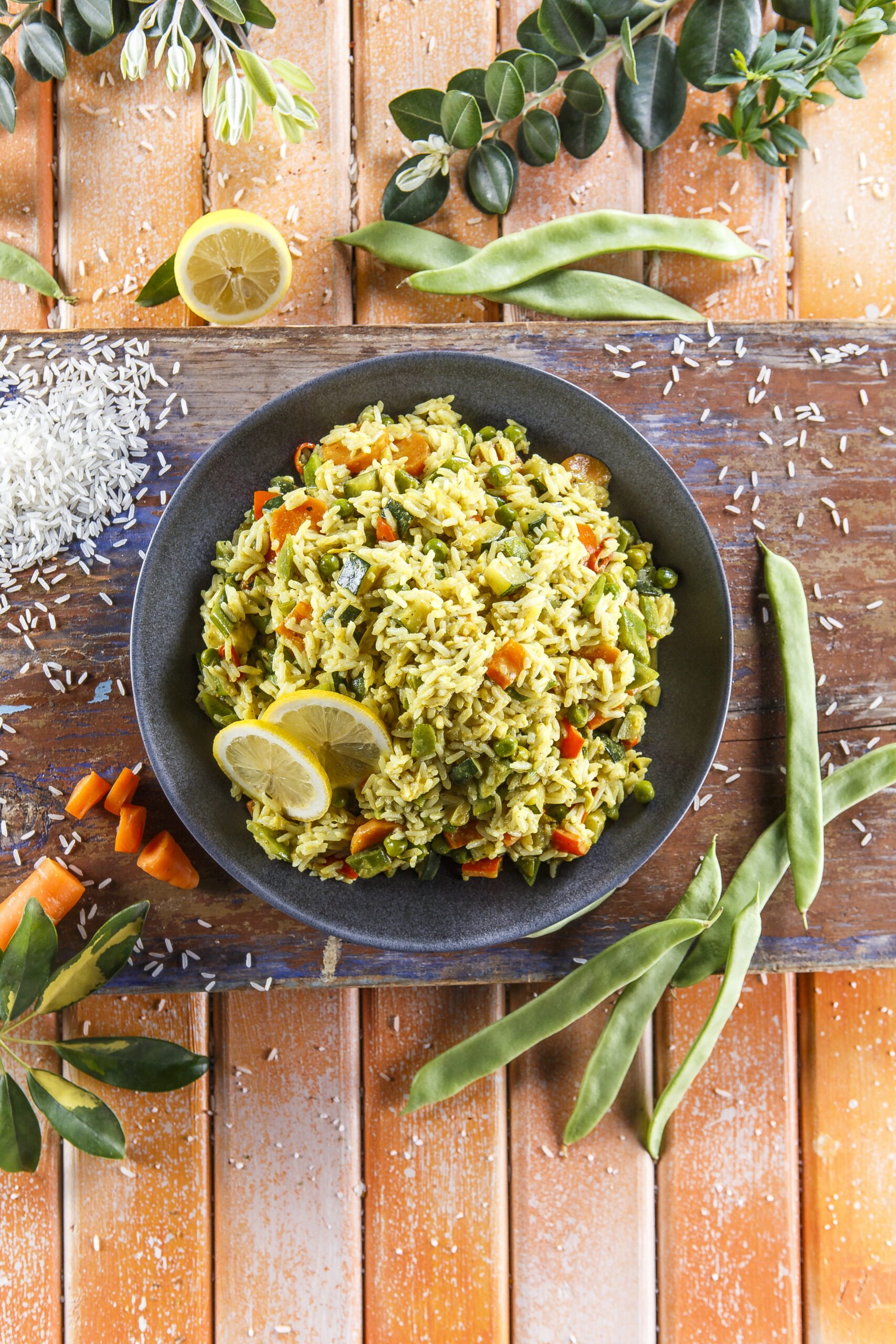Arroz thai com legumes e leite de coco