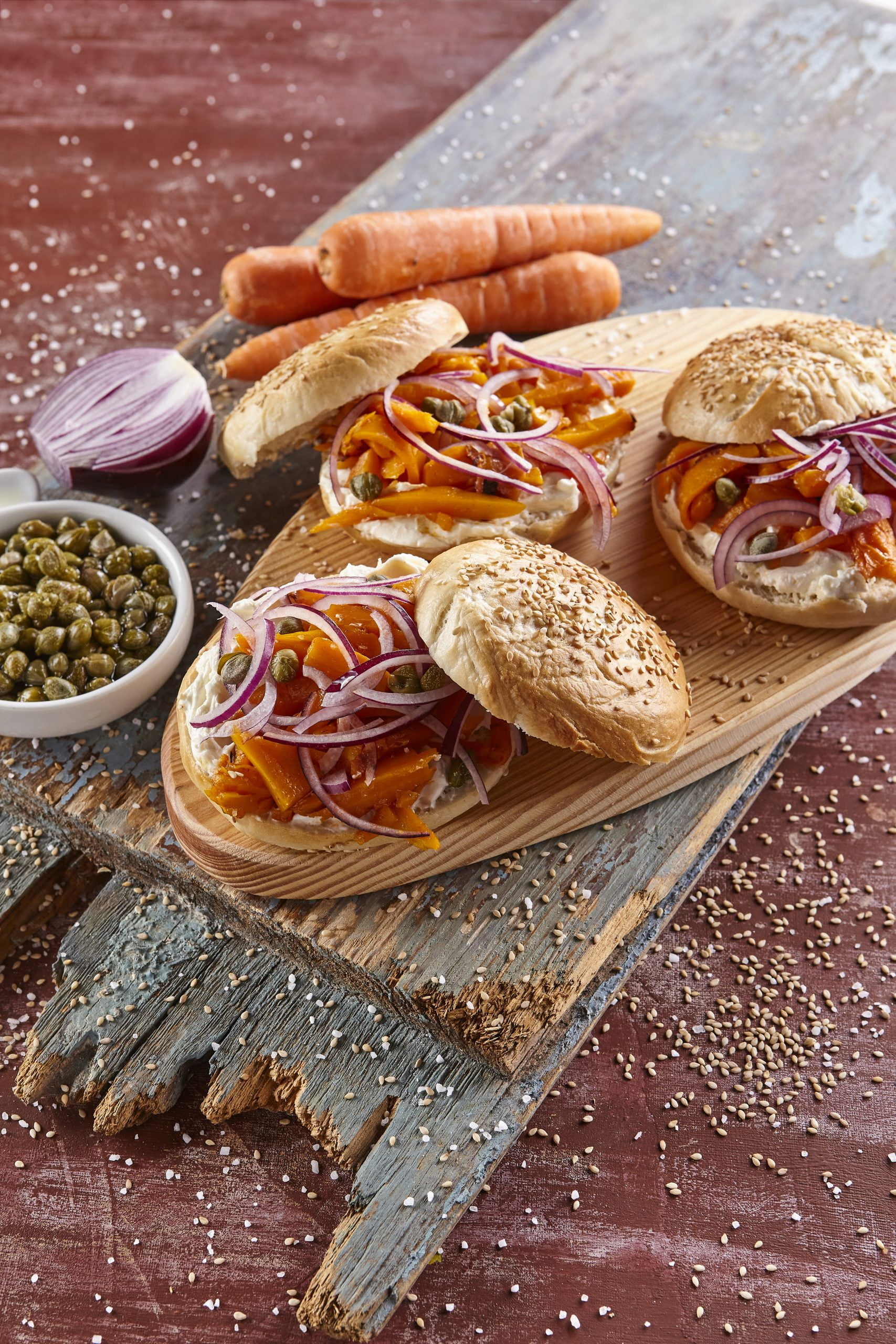 Bagels com queijo creme e cenoura