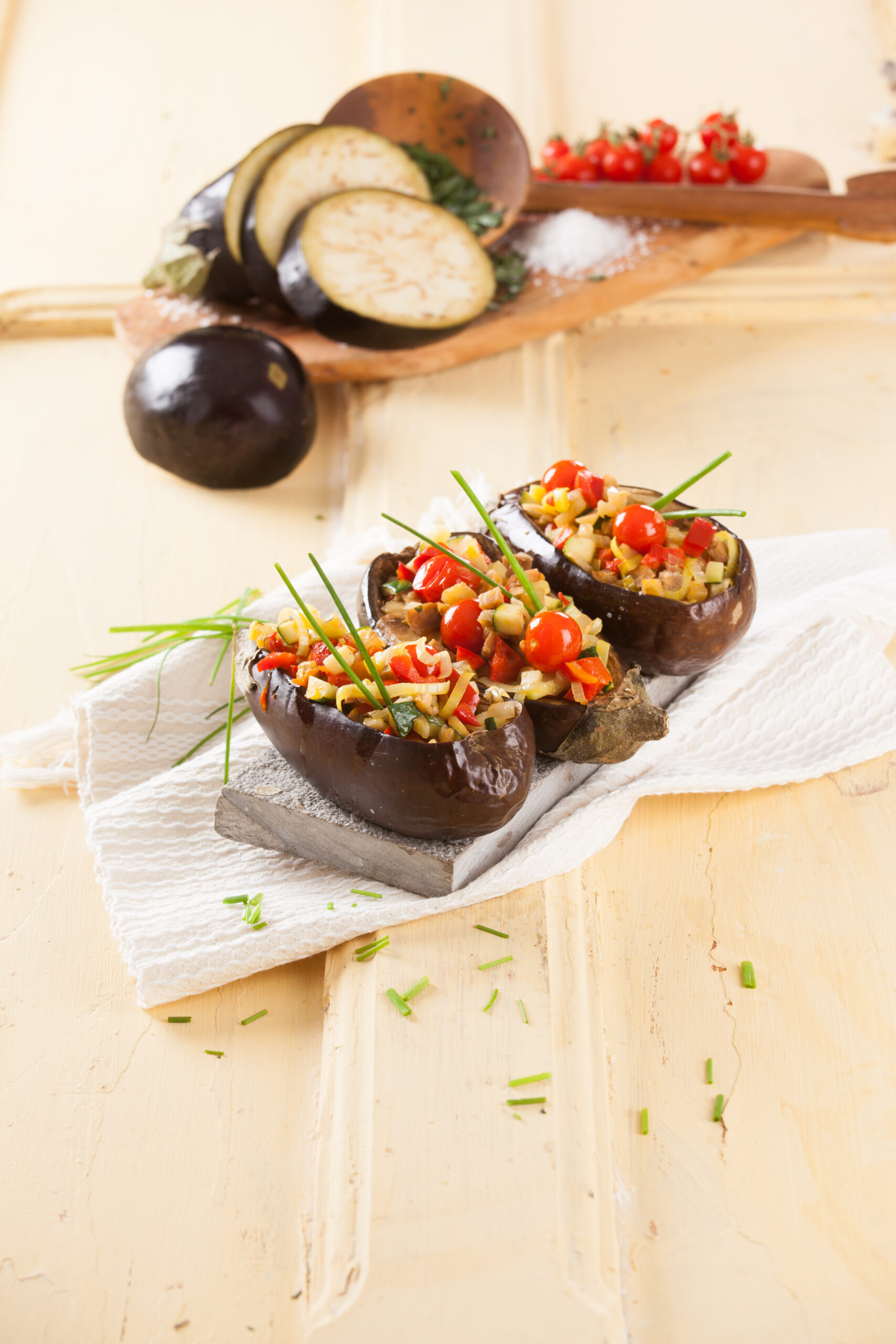 Beringelas recheadas com legumes