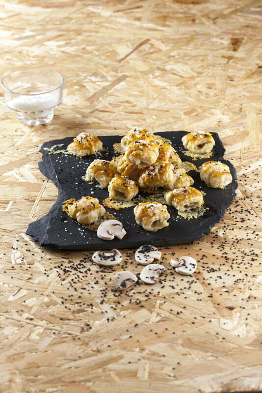 Biscoitos de queijo e cogumelos