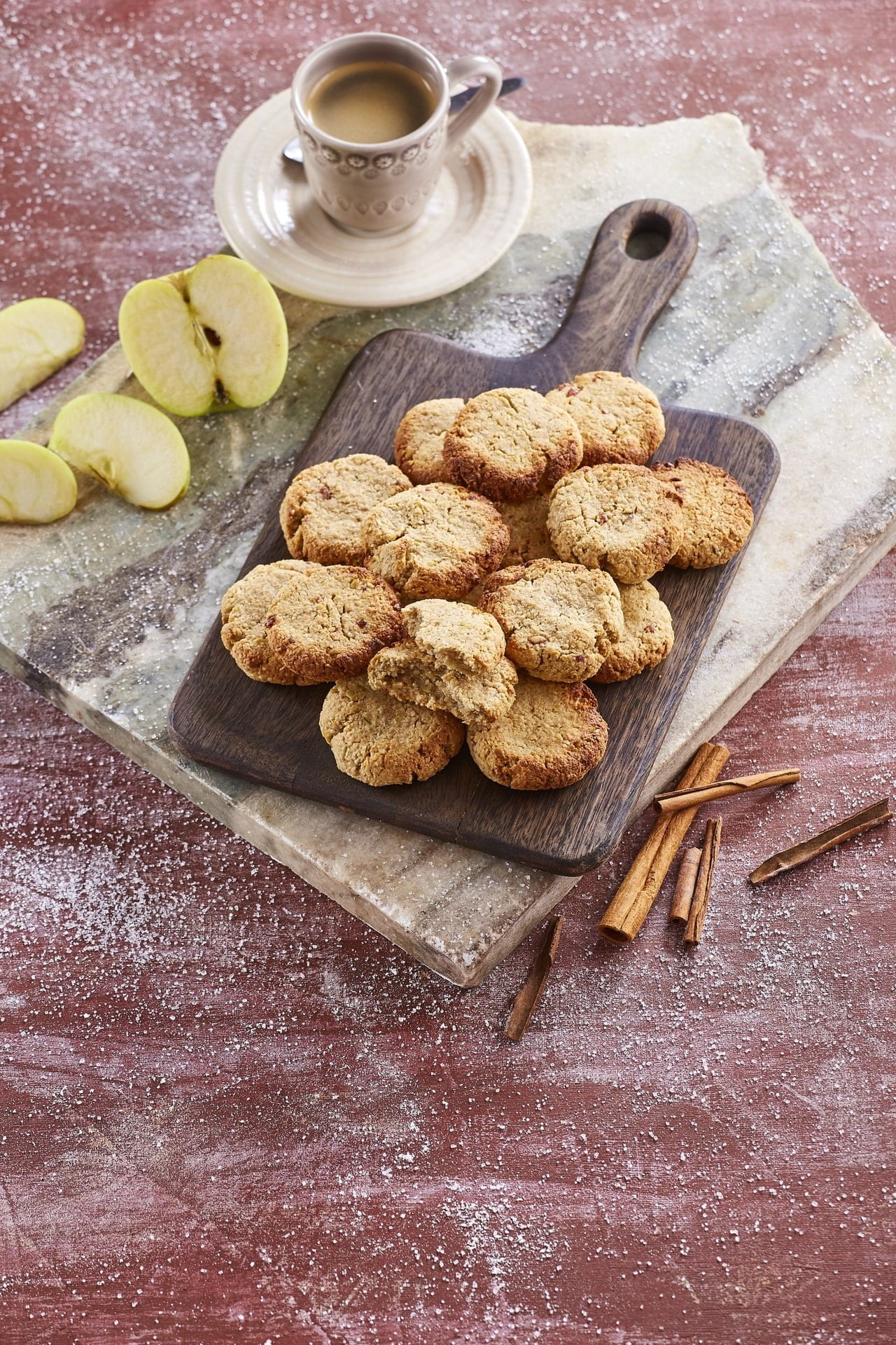 Bolachas de maçã e canela