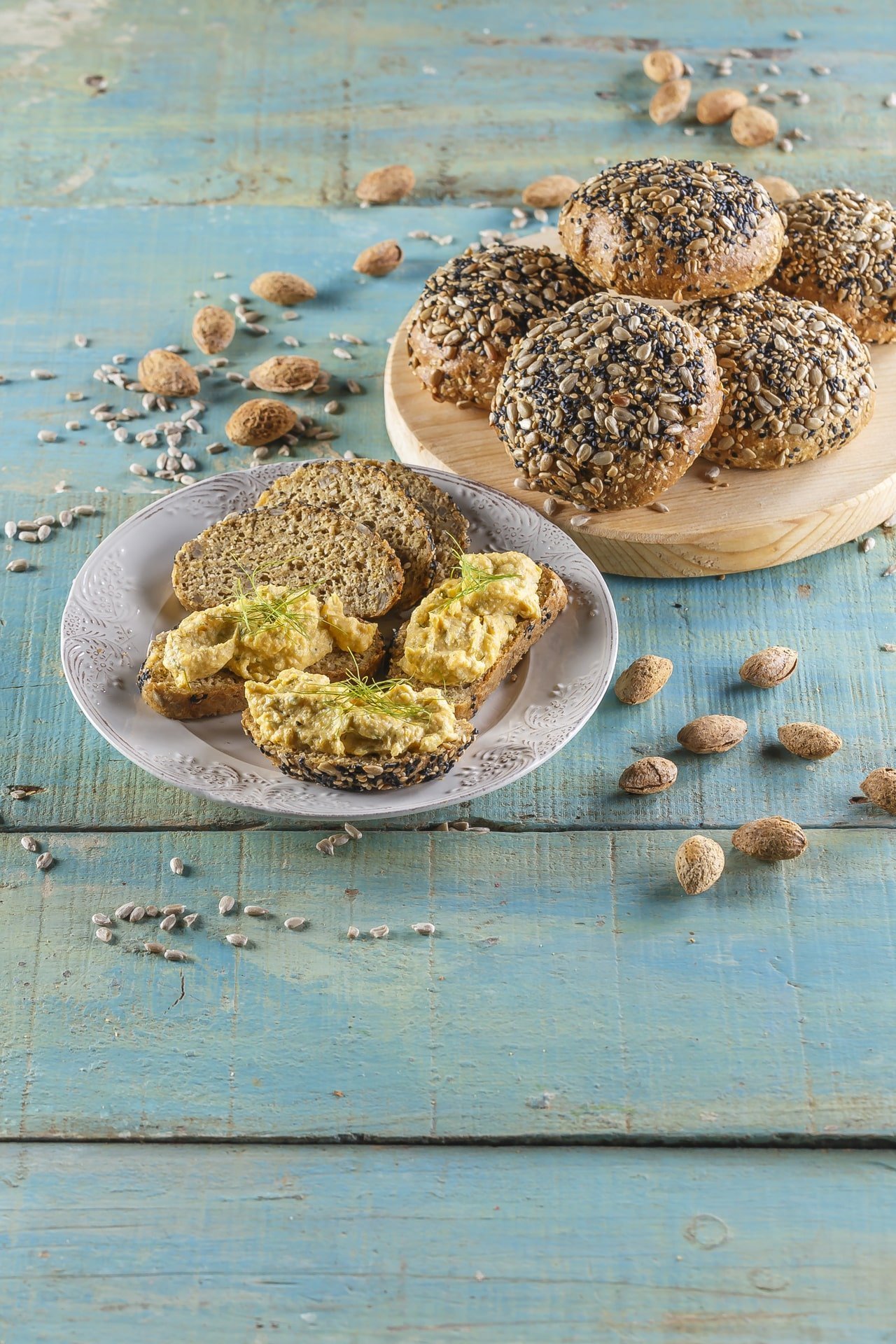 Bolinhas de sementes com maionese de ovo