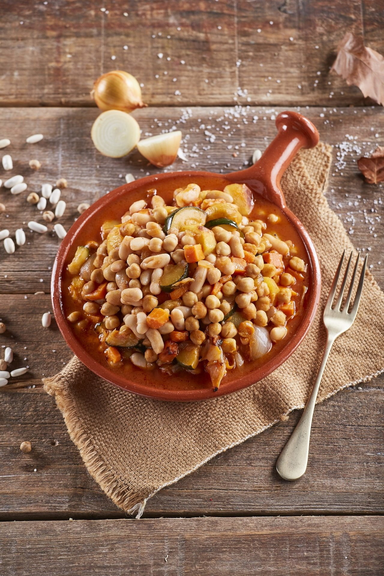 Caçarola de grão e feijão