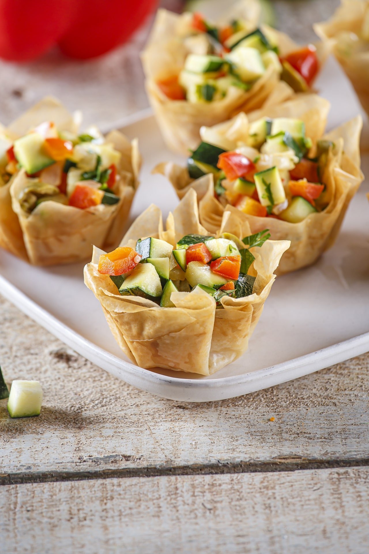 Cestinhos de massa filo e vegetais