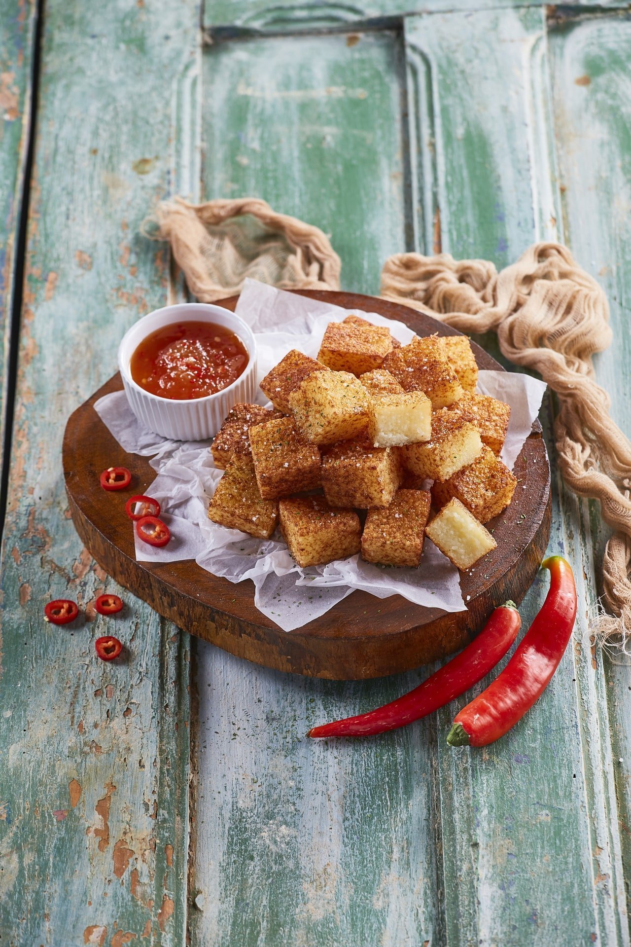 Quadrados de tapioca com geleia de pimenta