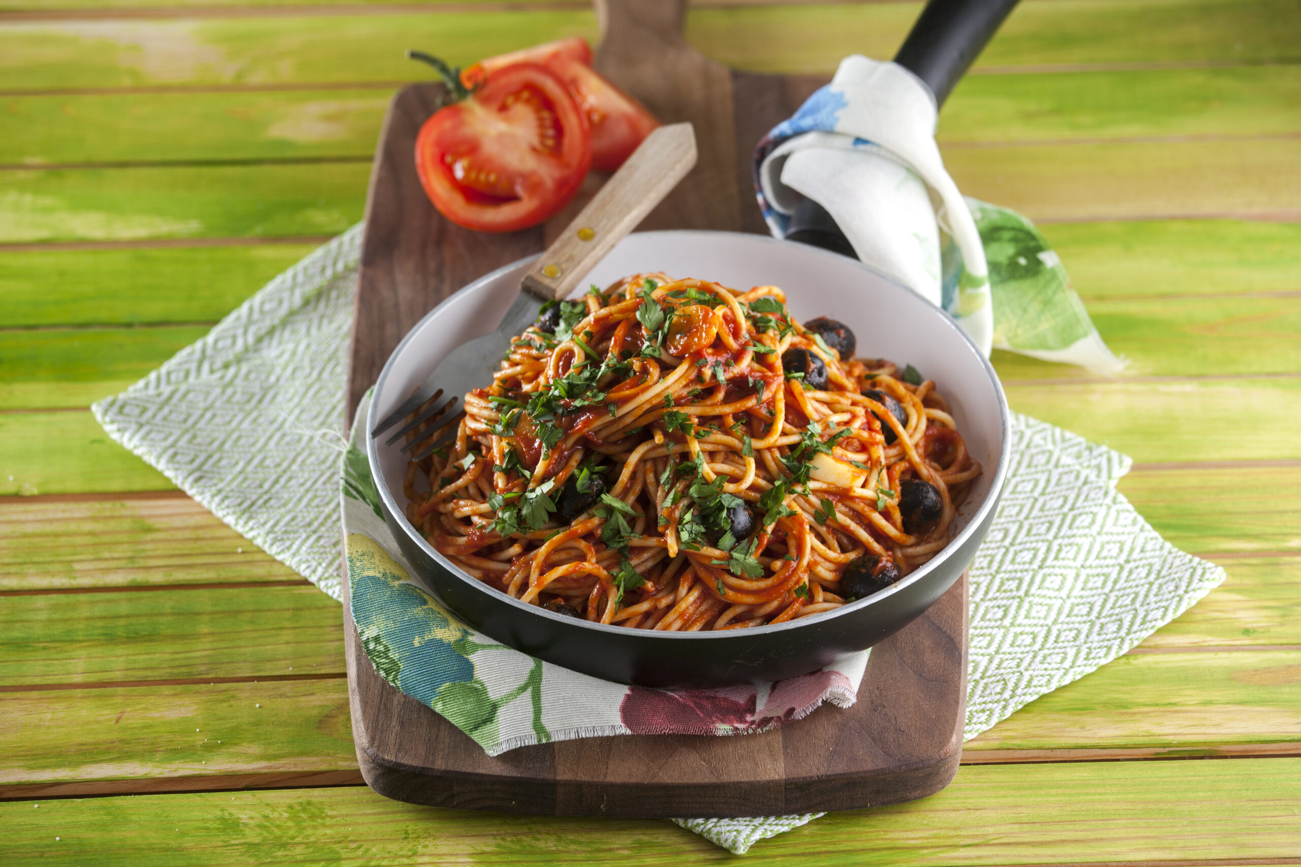 Esparguete com tomate e azeitonas @Teleculinária