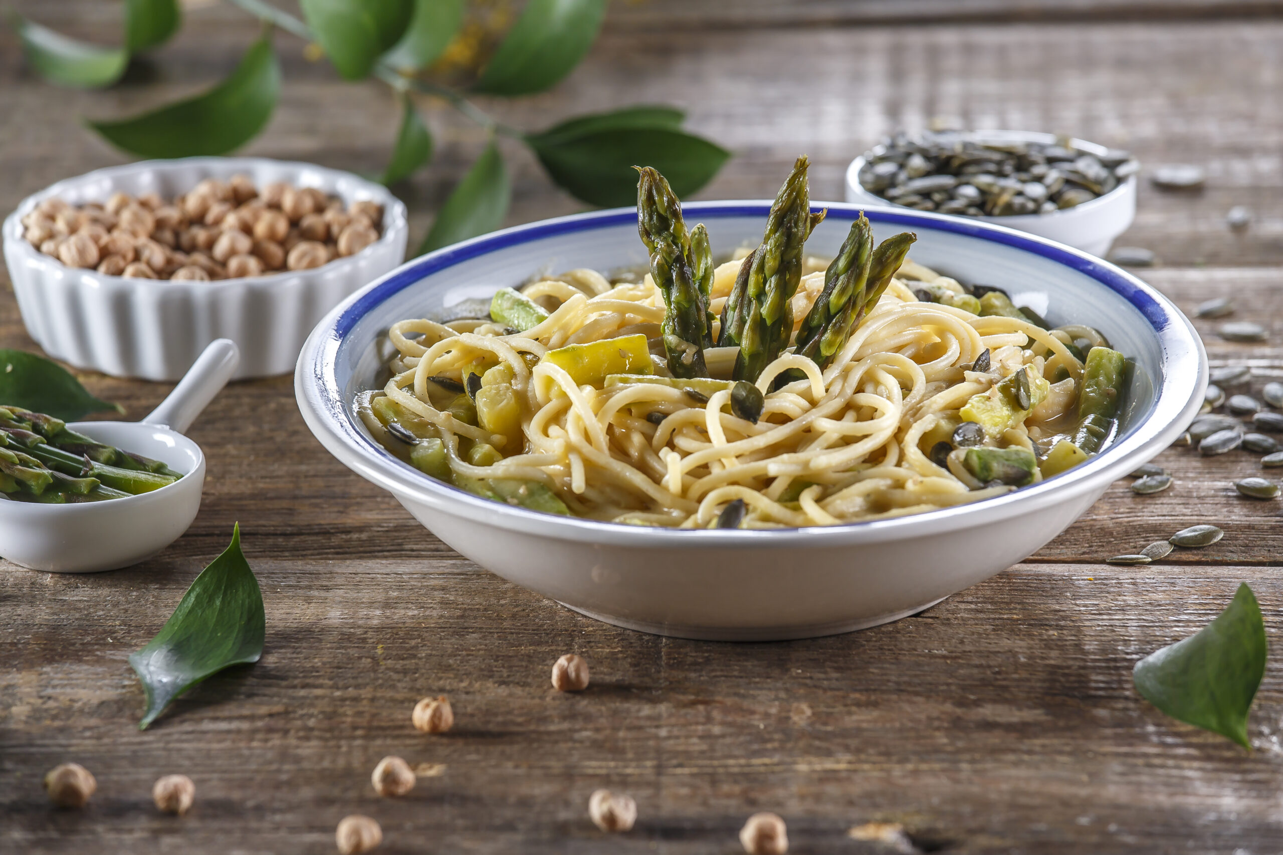 Esparguete com húmus e espargos @Teleculinária