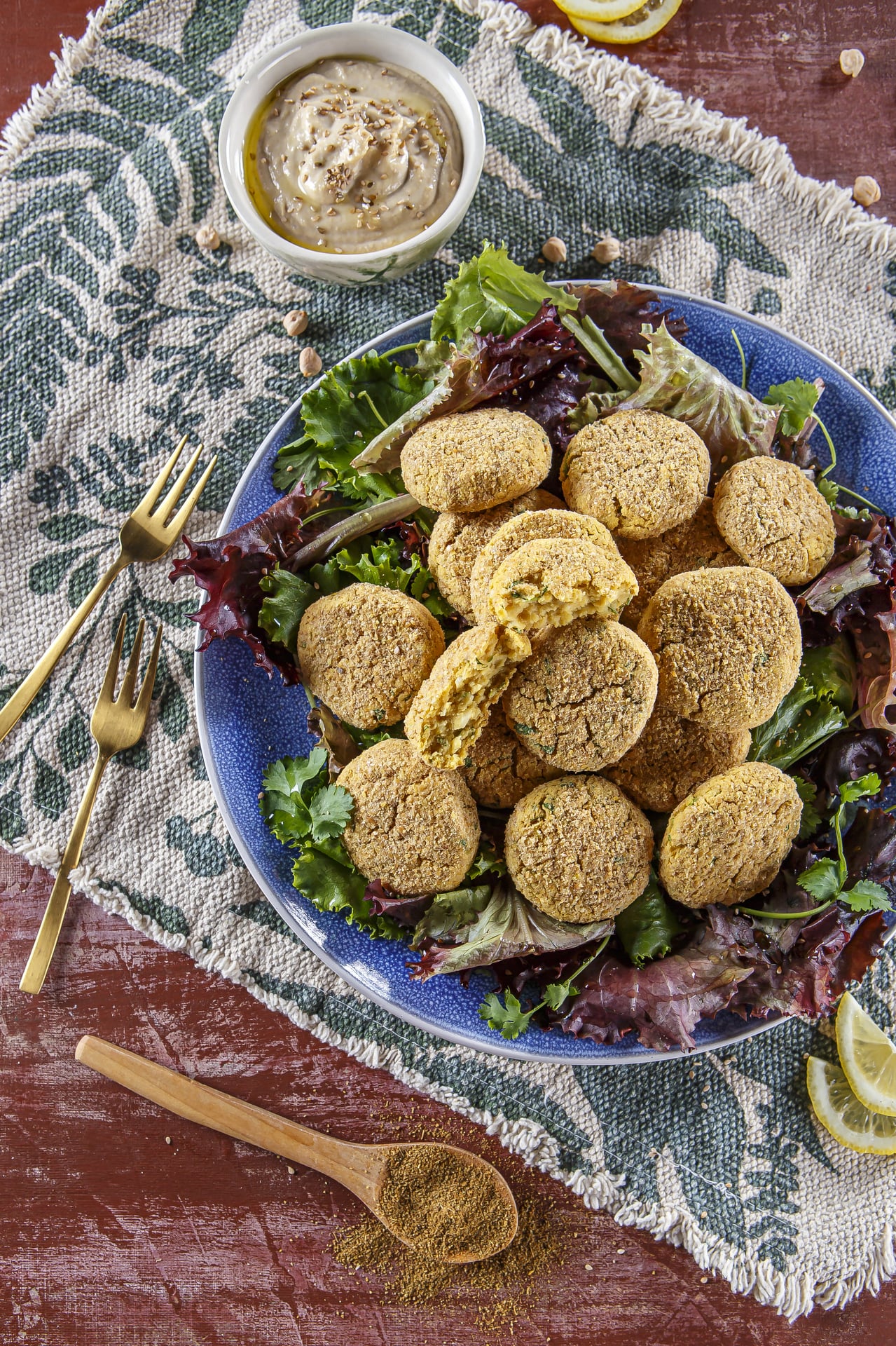 Falafel assado com molho de tahini