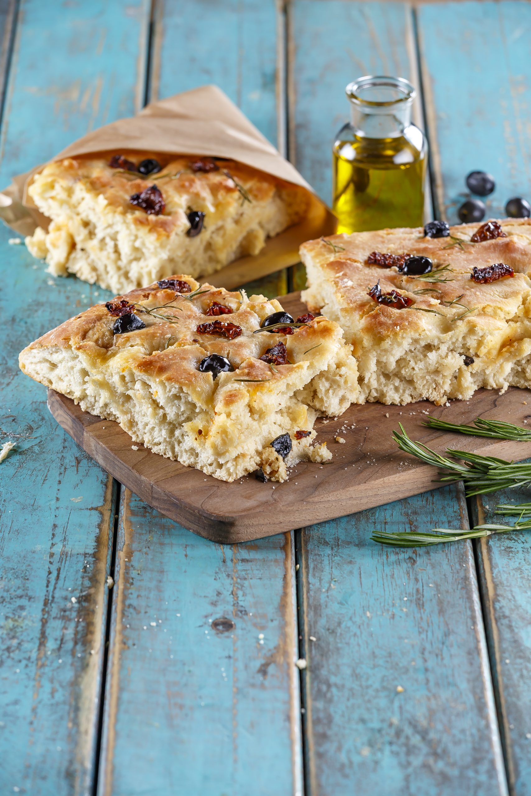 Focaccia de tomate seco e alecrim