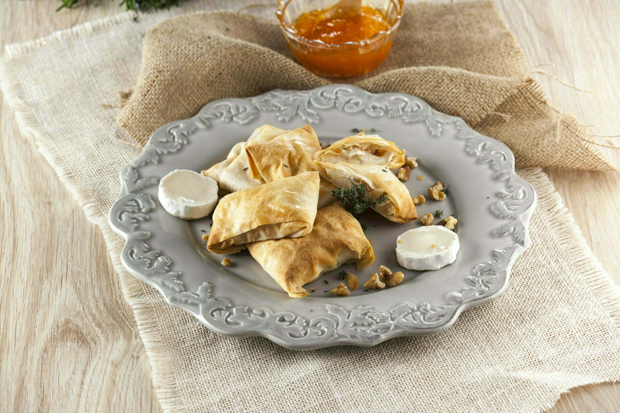 Folhadinhos de queijo de cabra