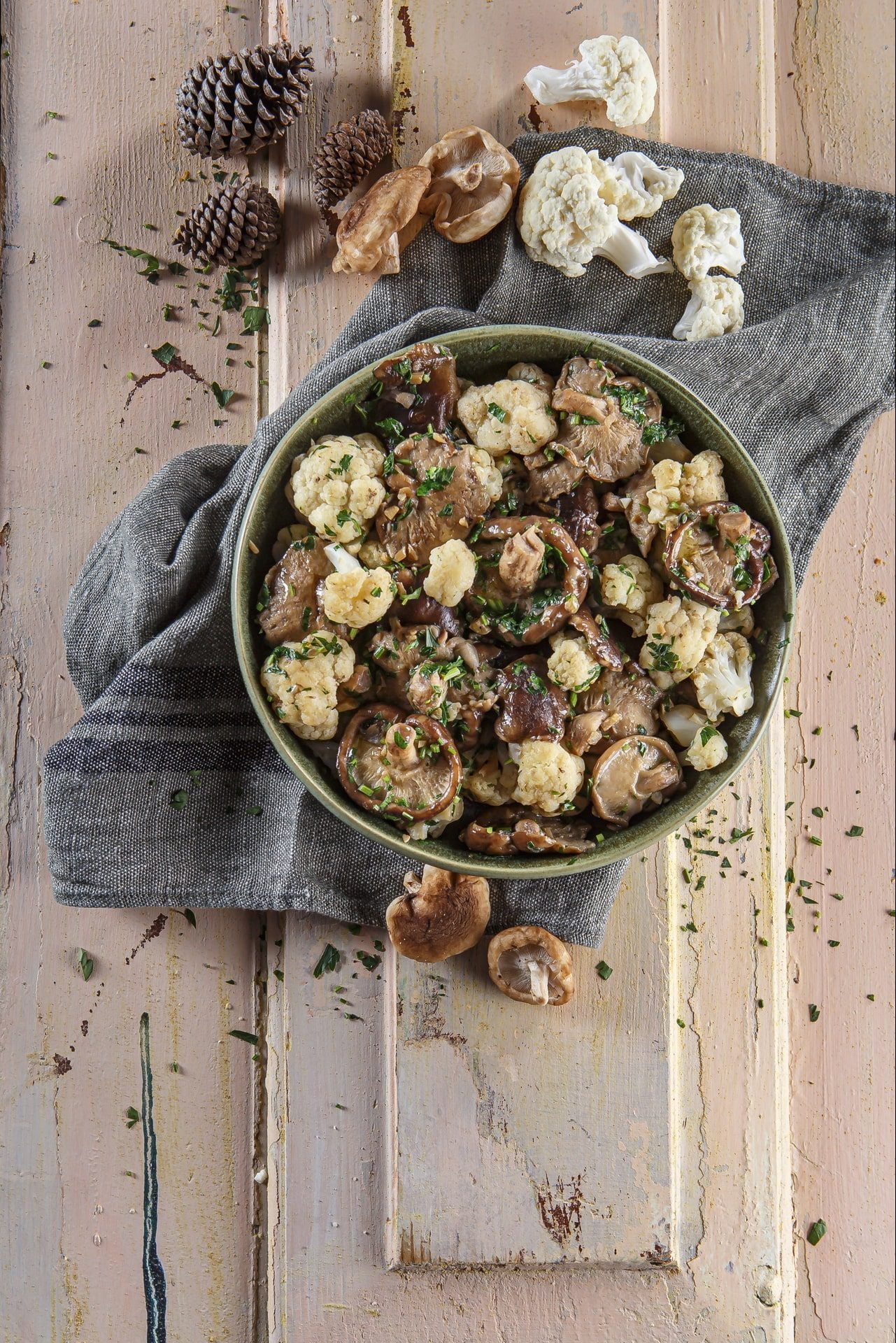 Guisado de cogumelos e couve-flor