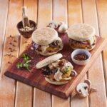 Hambúrguer de cogumelos com mozarela vegan