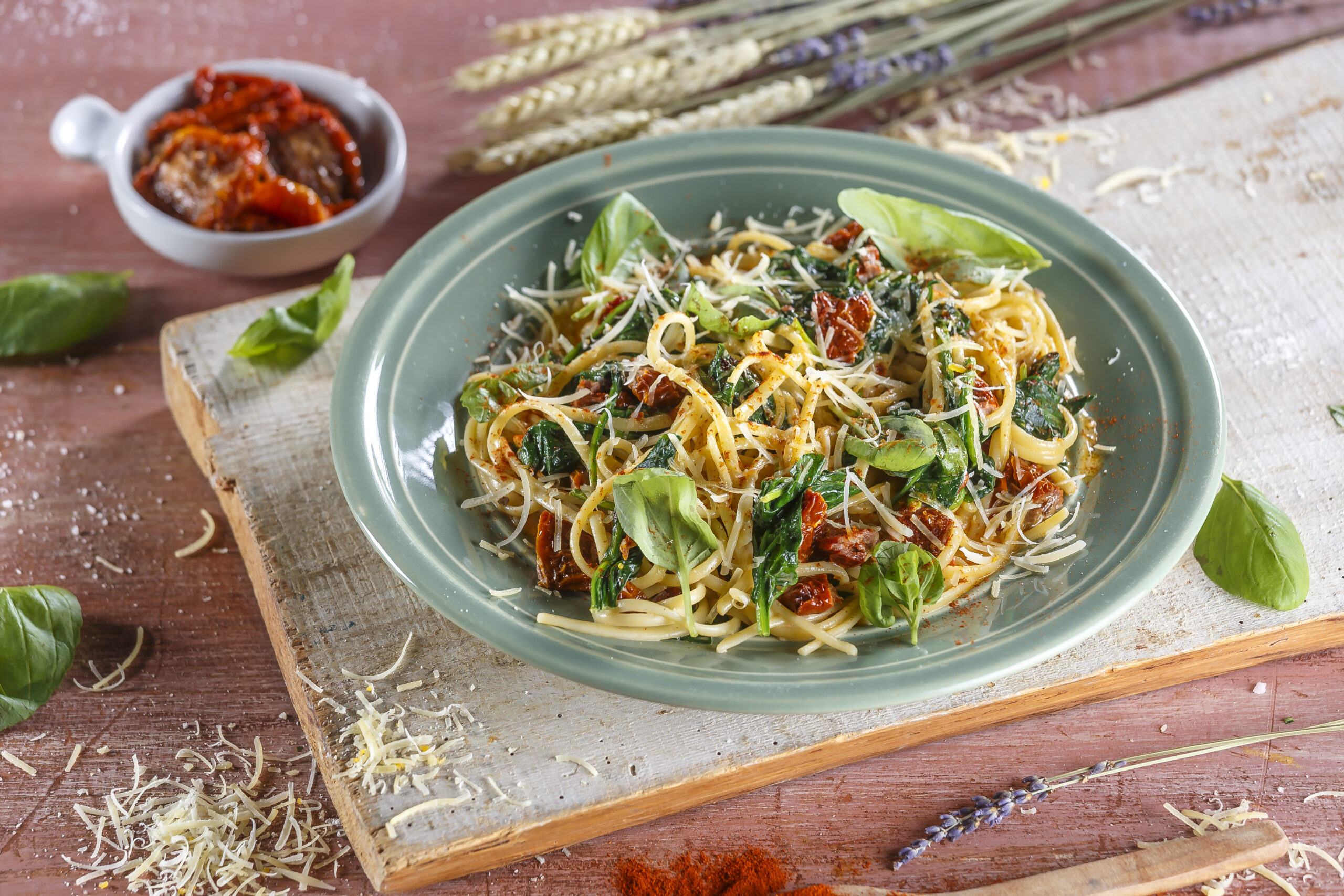 Linguine de espinafres com tomate seco @TeleCulinária