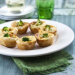 Mini quiches de brócolos e queijo de cabra