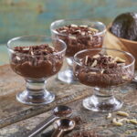 Mousse de chocolate negro e abacate