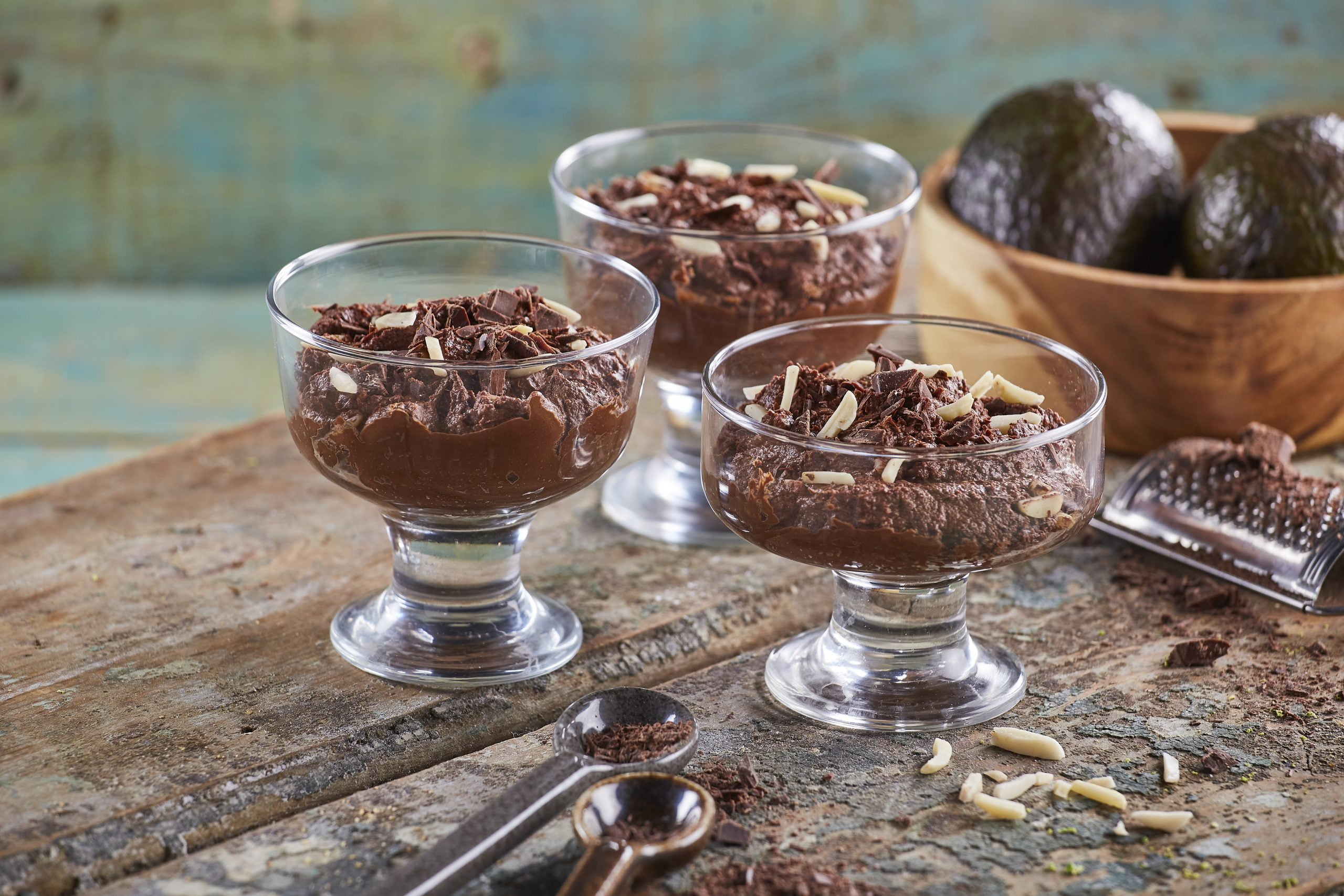 Mousse de chocolate negro e abacate