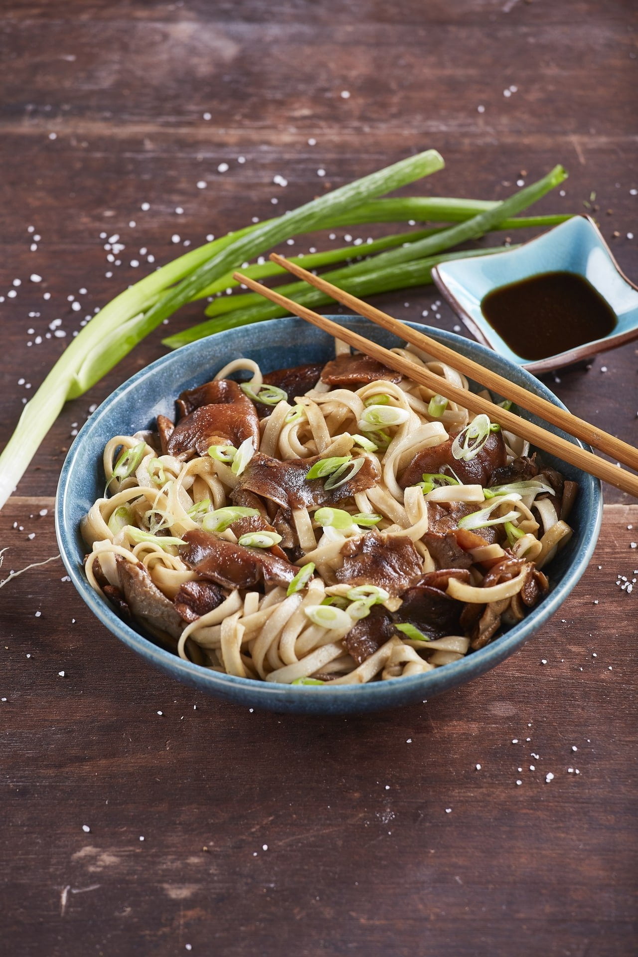 Noodles com cogumelos