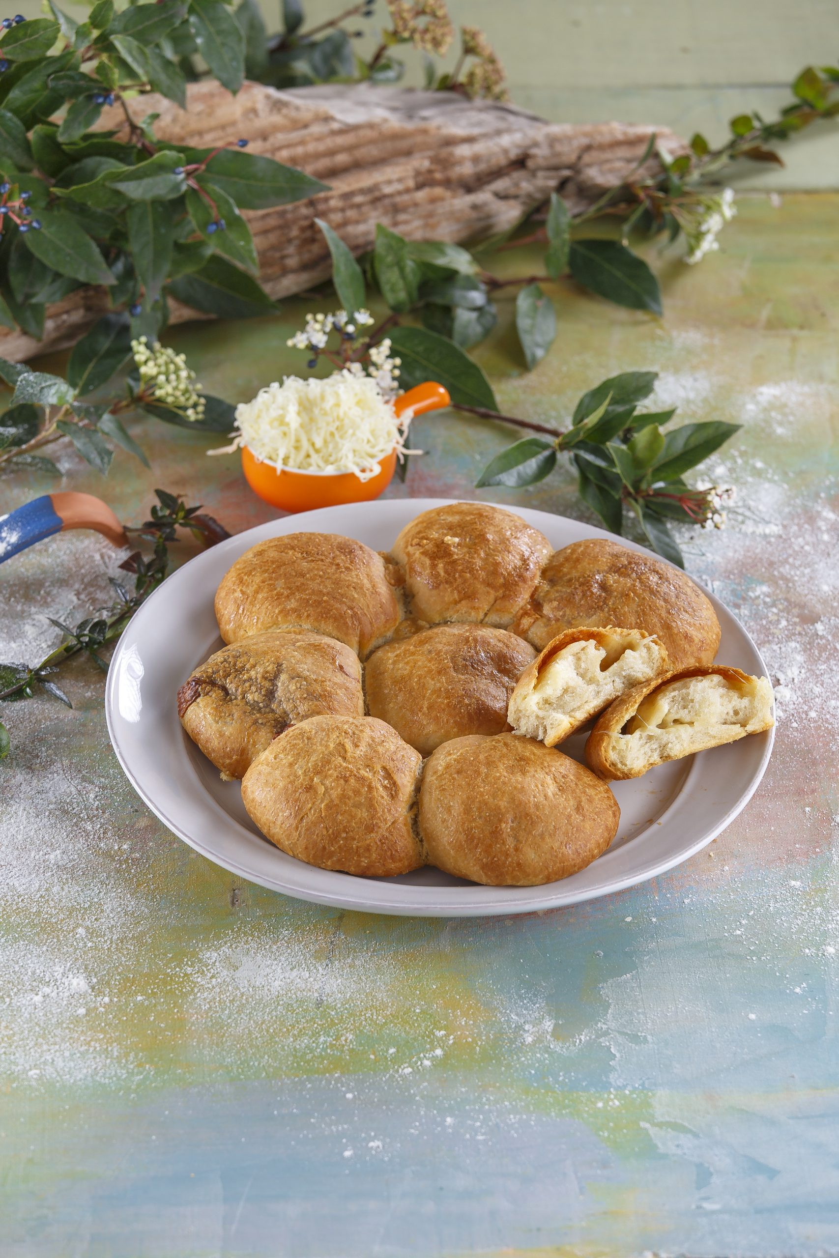Pãezinhos d’alho recheados com queijo