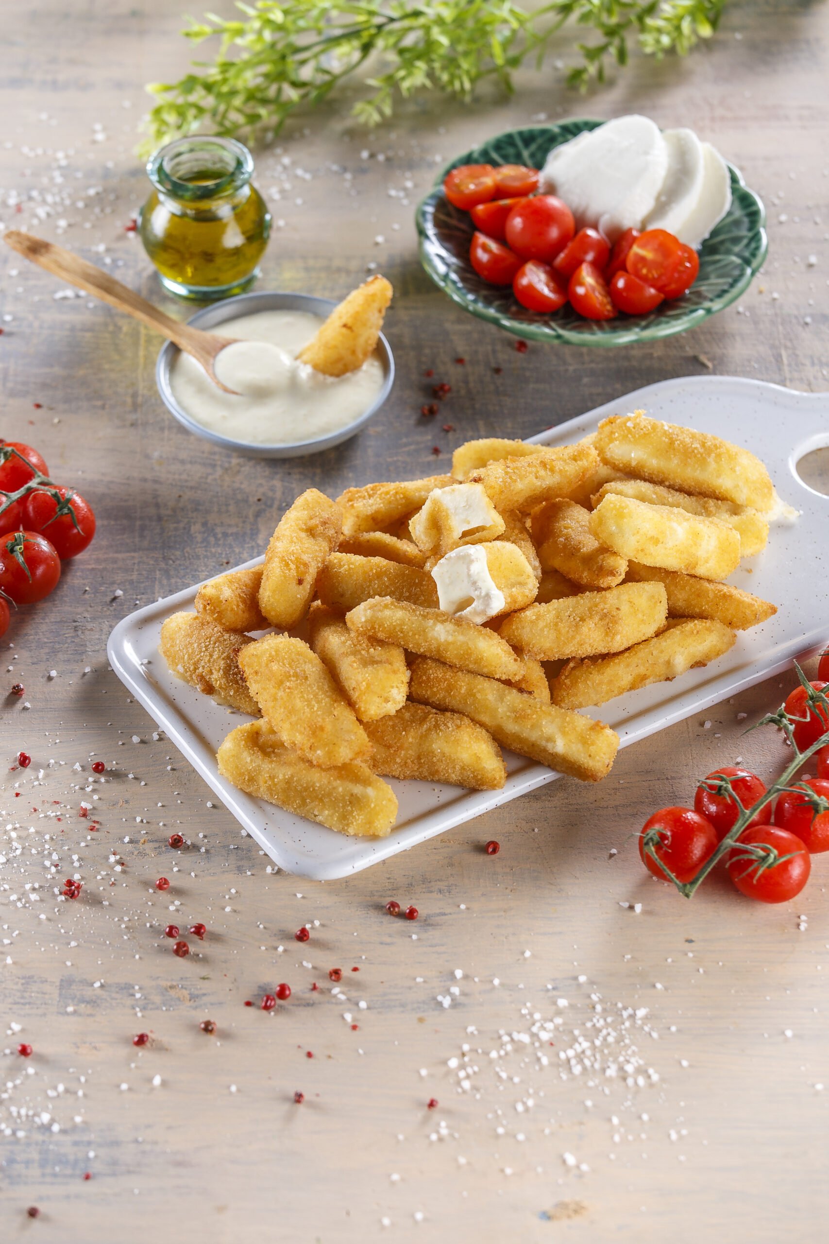 Palitos de mozarela com molho de iogurte