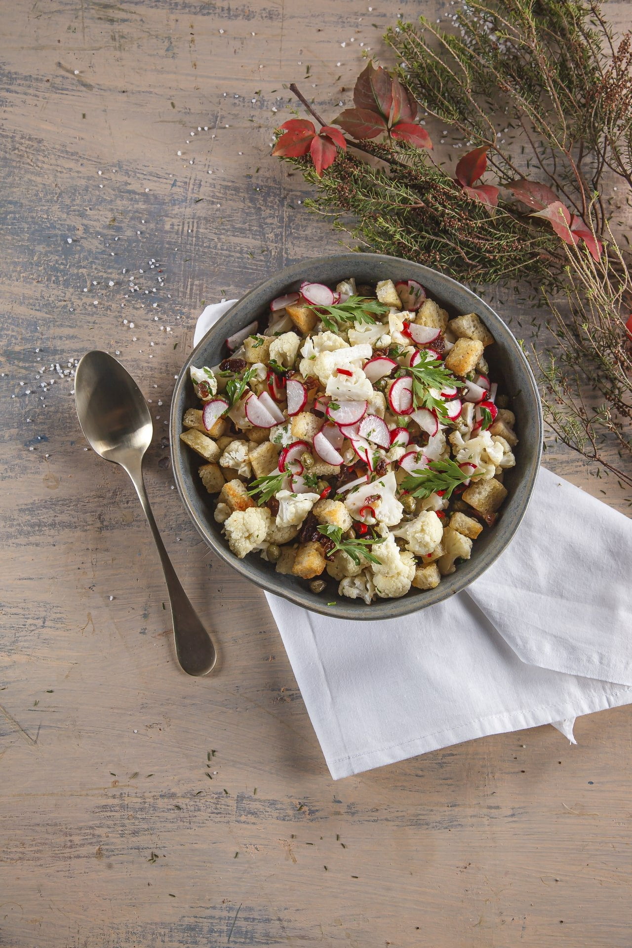 Panzanella de inverno (salada de vegetais de inverno)