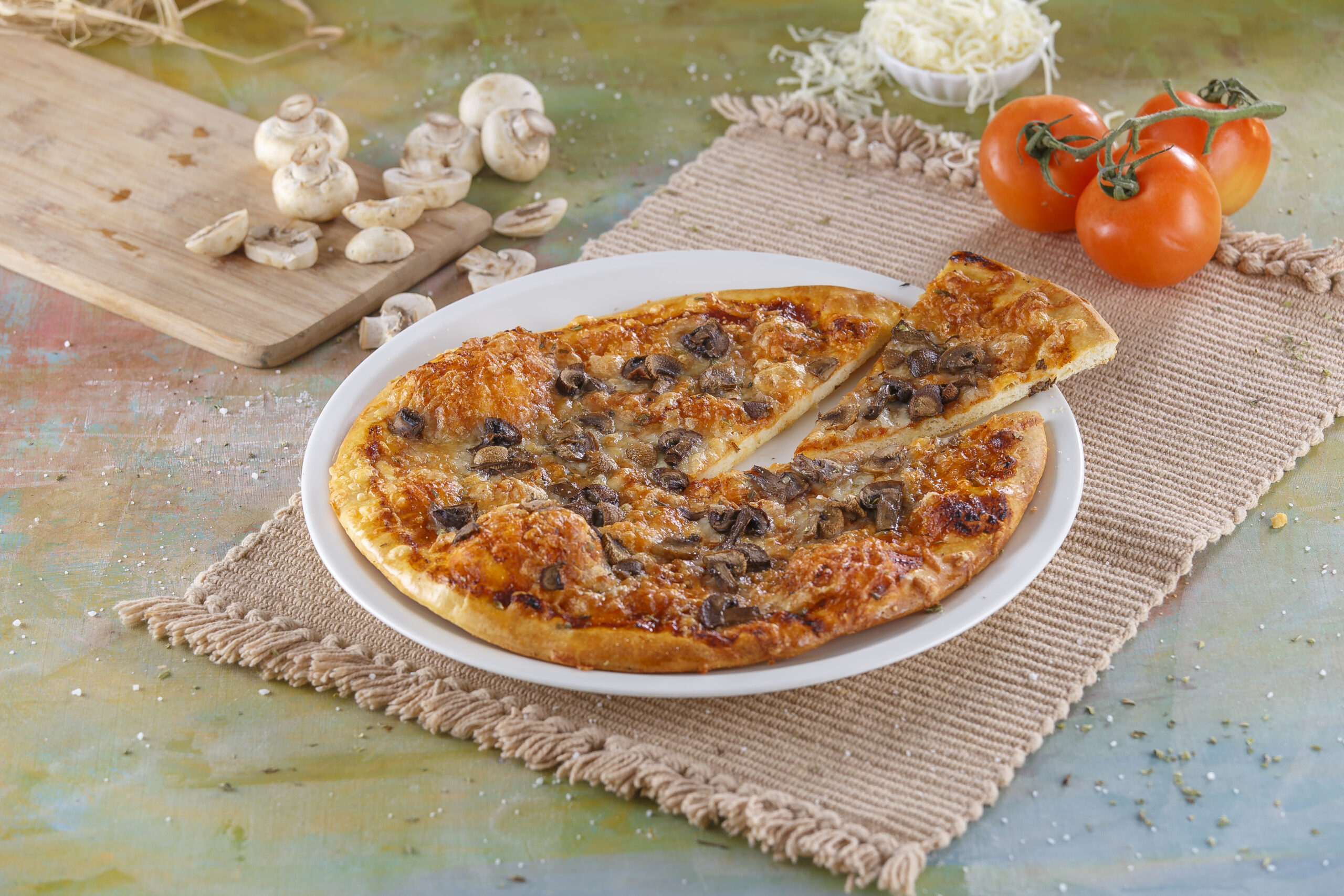 Pizza de cogumelos e queijo