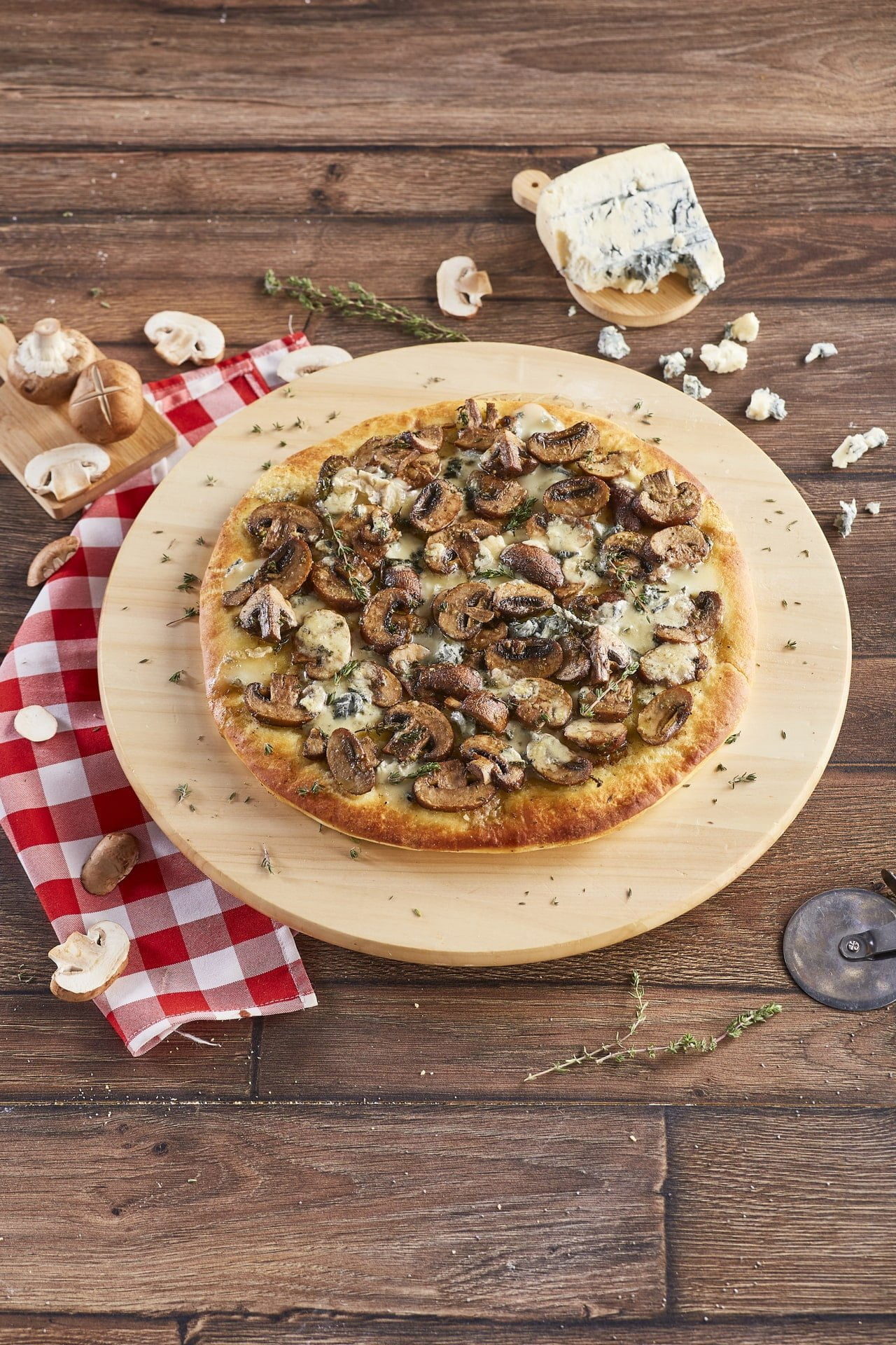Pizza rústica de cogumelos