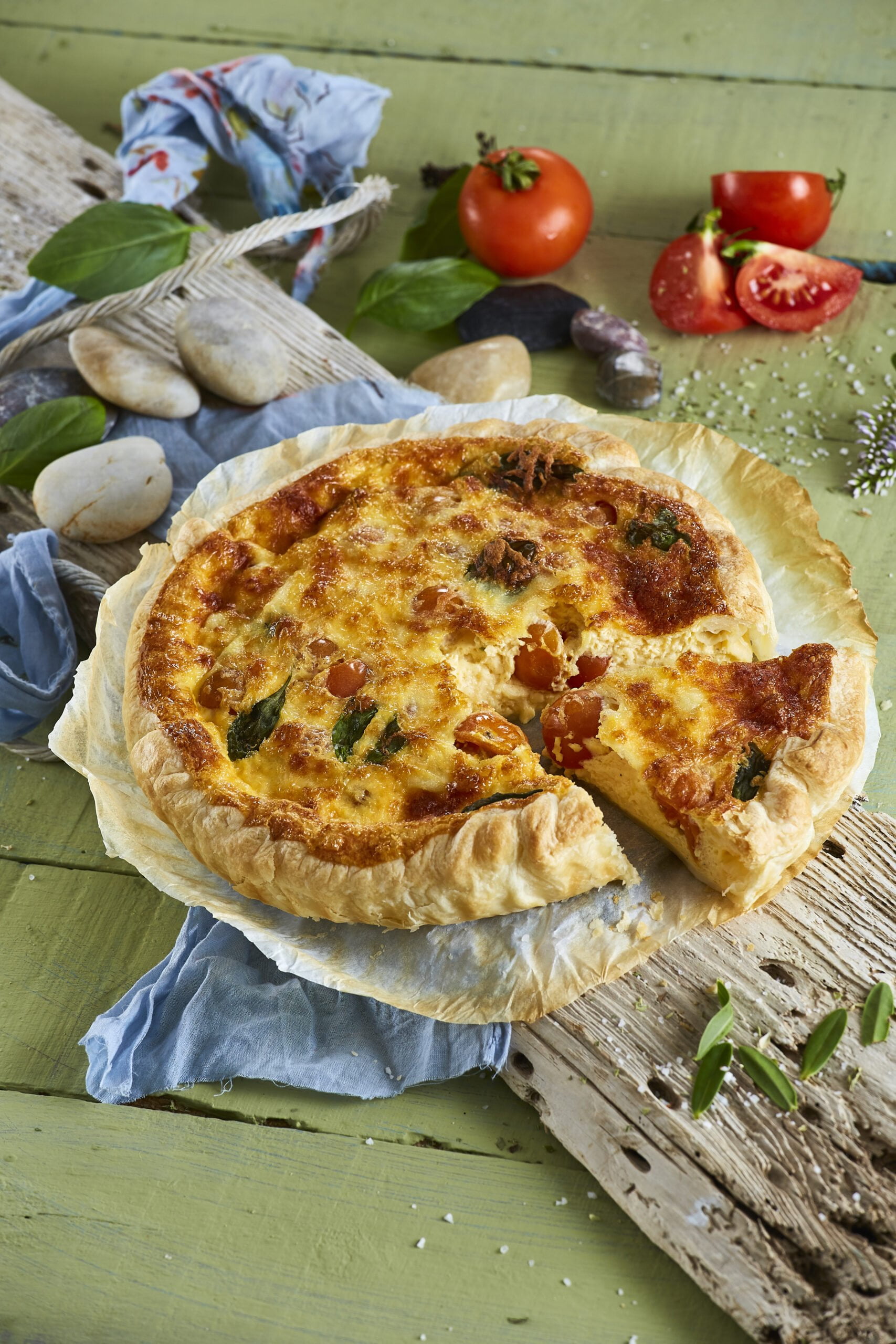 Quiche de tomate e manjericão