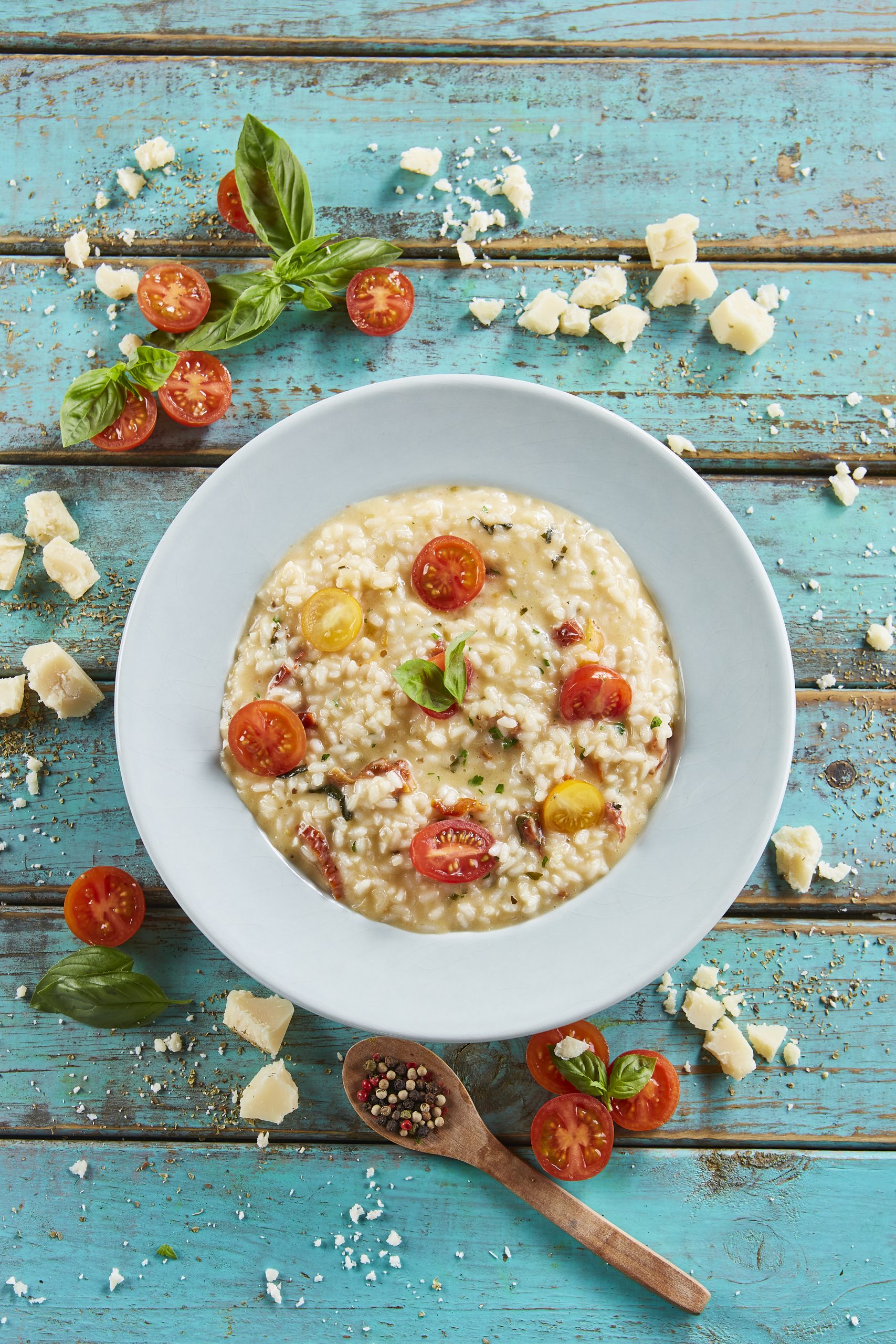 Risoto de tomate e manjericão