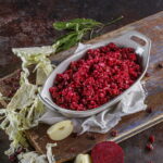 Salada agridoce com molho de tahine