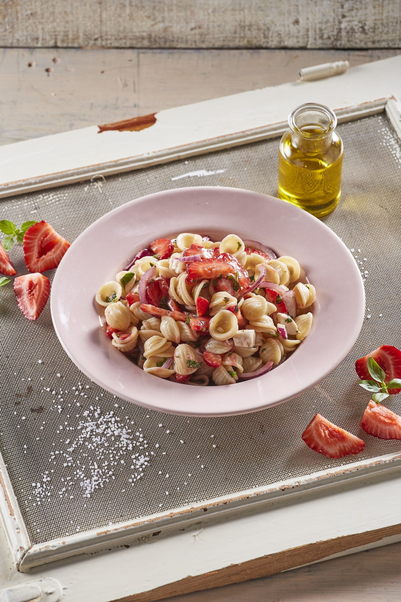 Salada caprese de morangos