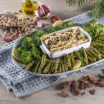 Salada verde com húmus caseiro
