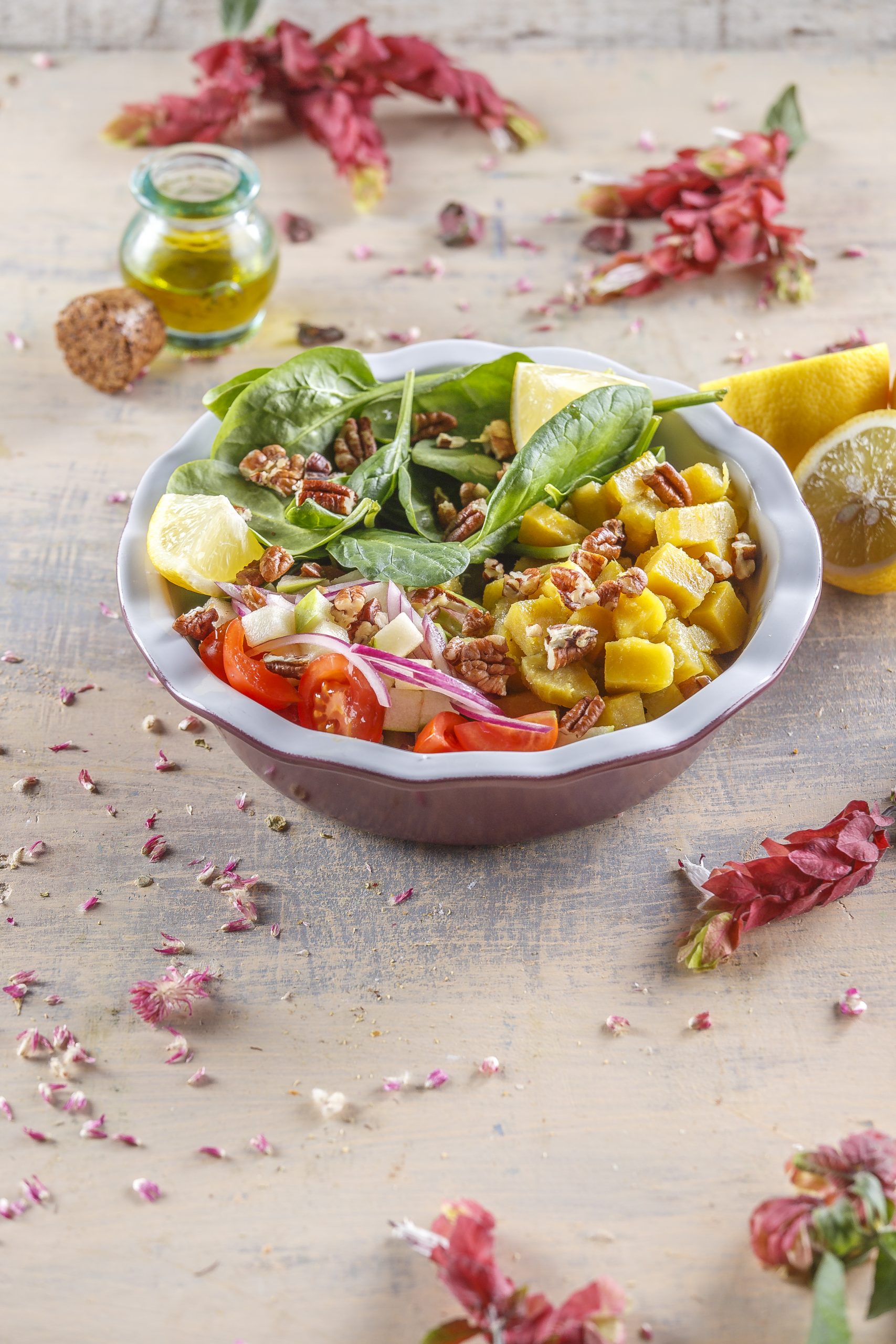 Salada de batata-doce e nozes pecan