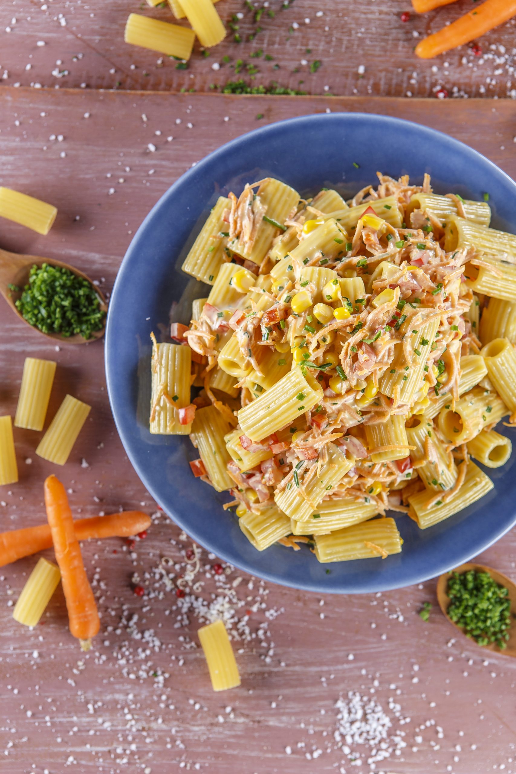 Salada cremosa de macarrão
