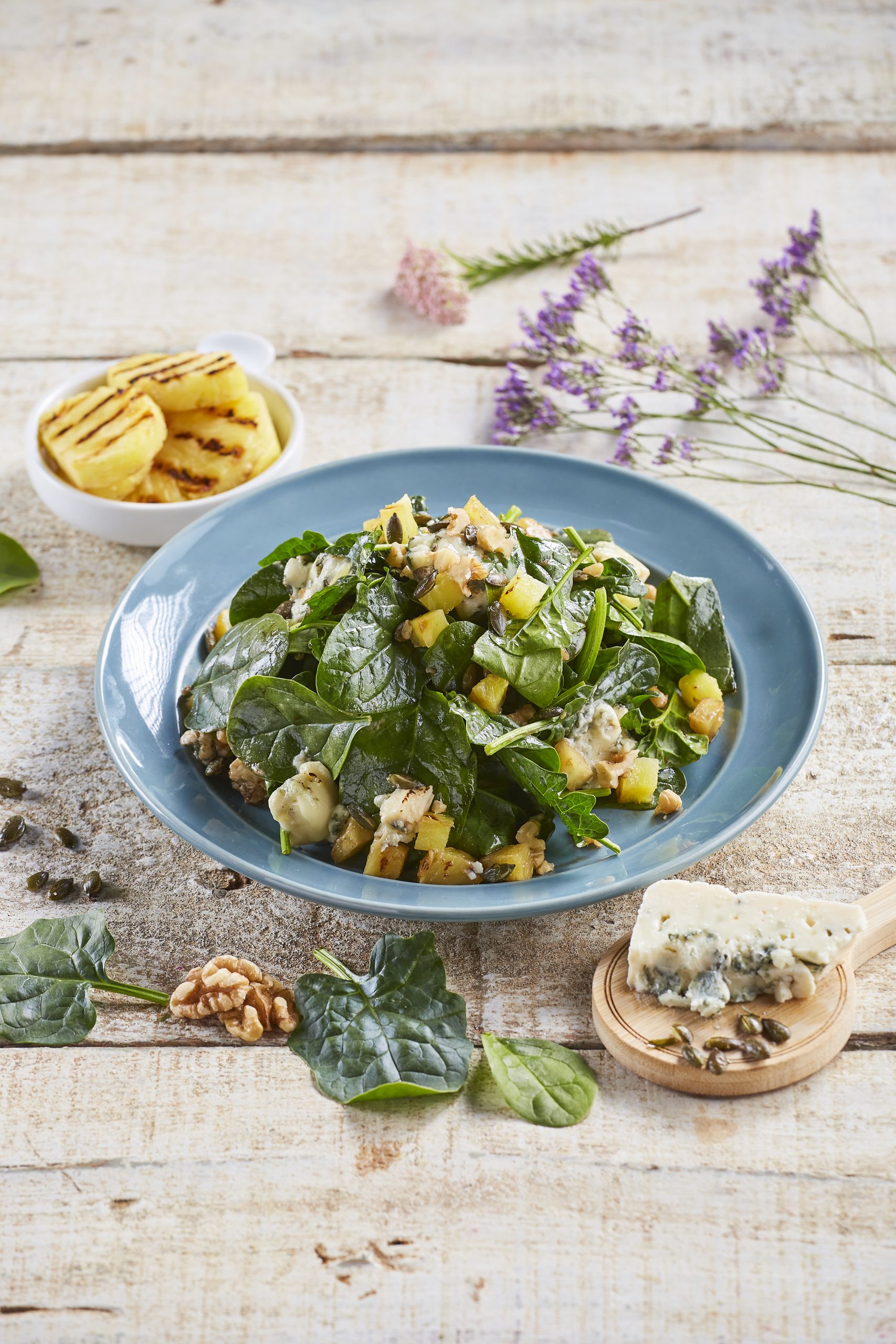 Salada de abacaxi e nozes