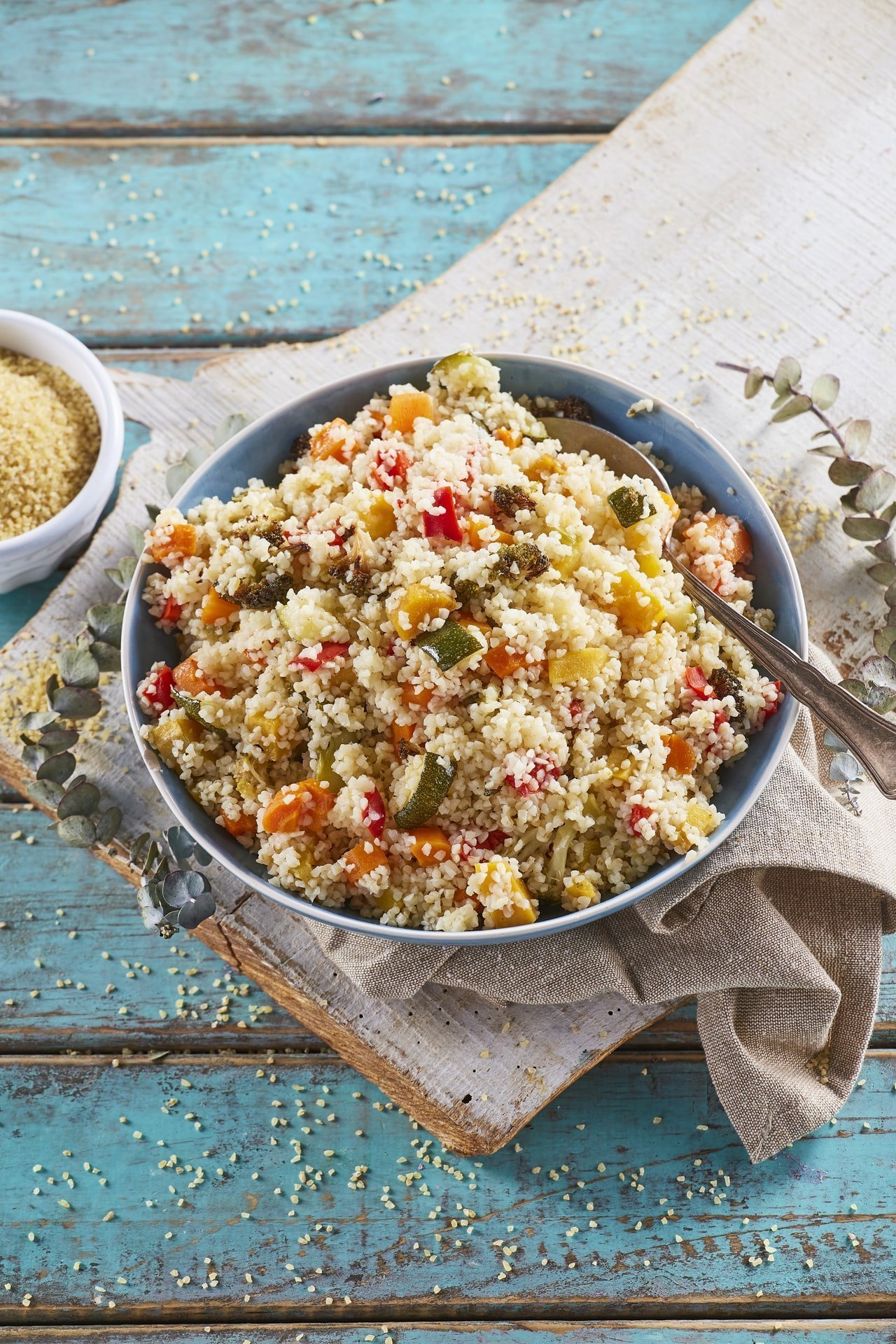 Salada de bulgur com legumes assados