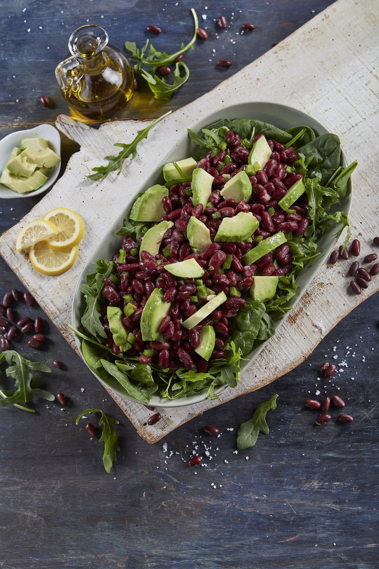 Salada de feijão e abacate com vinagrete de lima