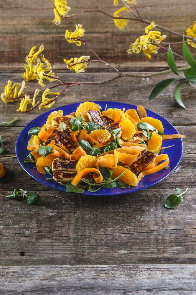 Salada de cenoura laranja e halloumi