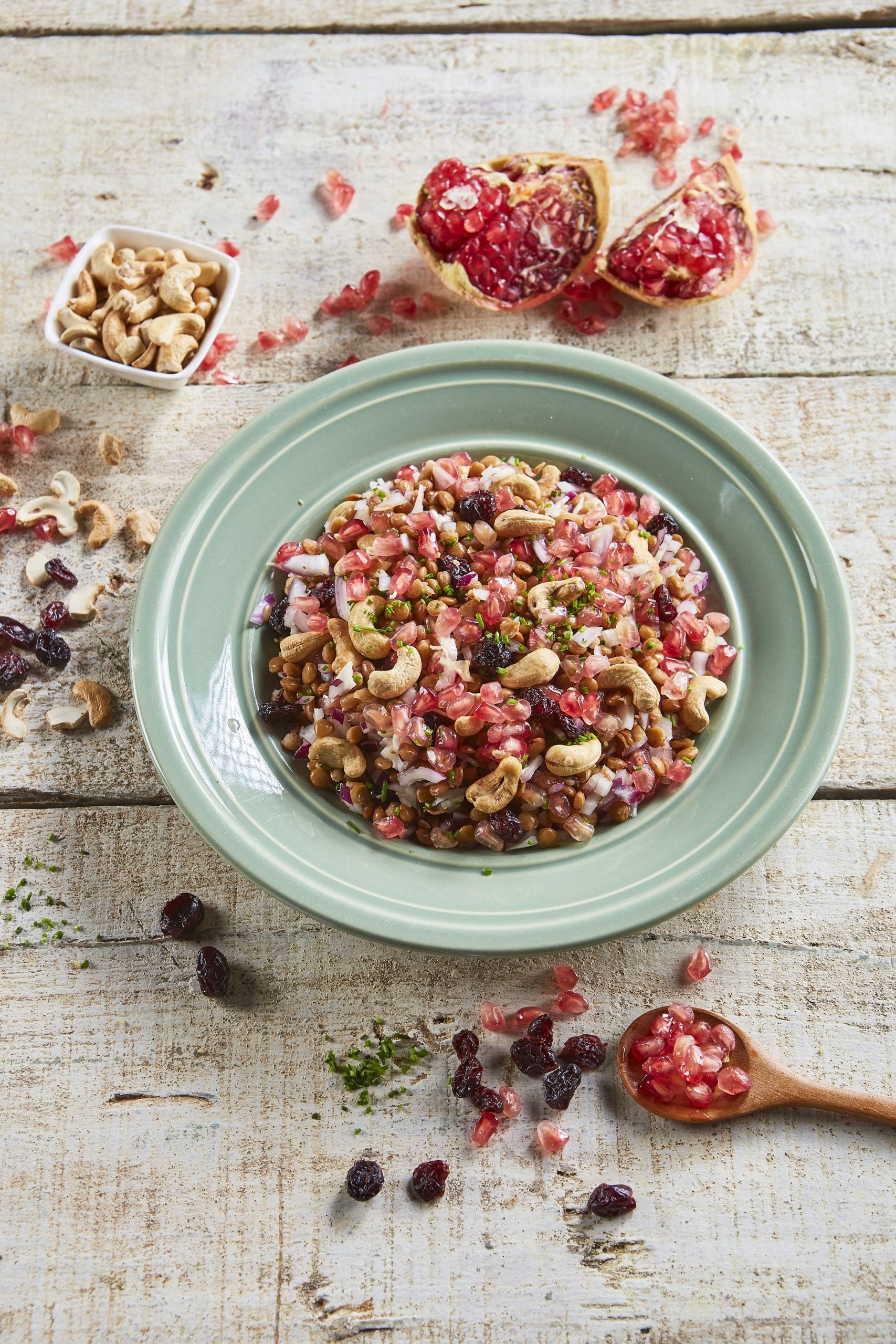 Salada de lentilhas com caju e romã