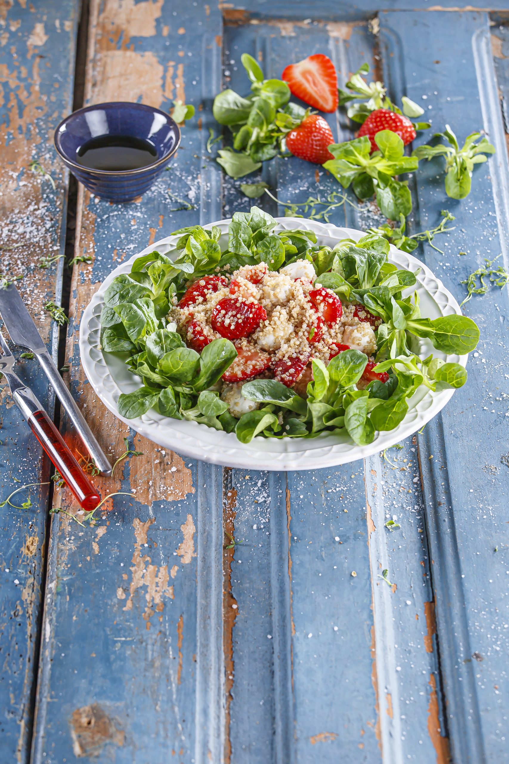 Salada de morangos e quinoa