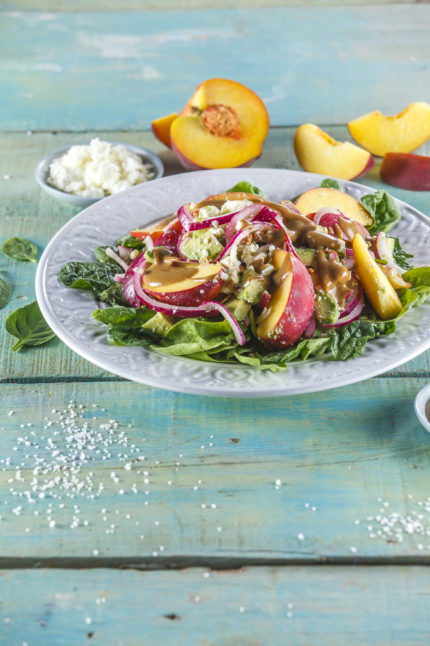 Salada de pêssego com molho de mostarda