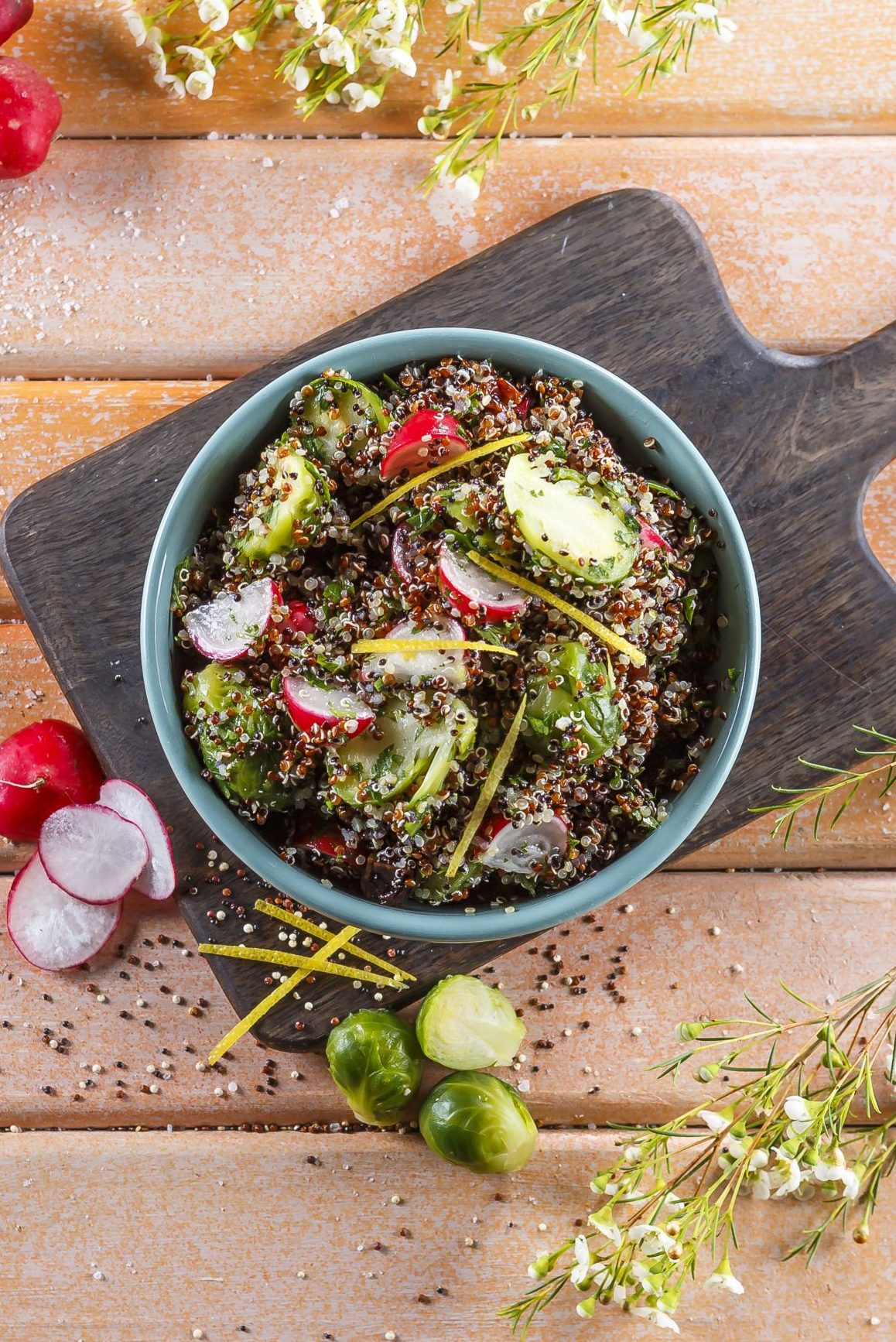 Salada de quinoa com passas